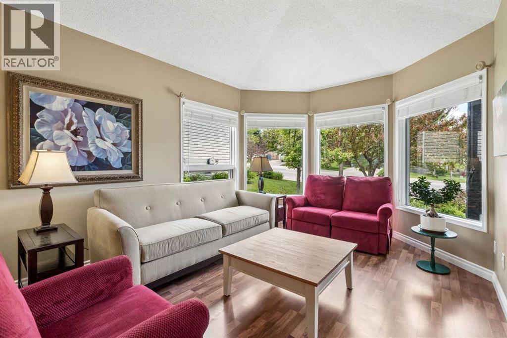 67 Hawkwood Drive NW - photo 5