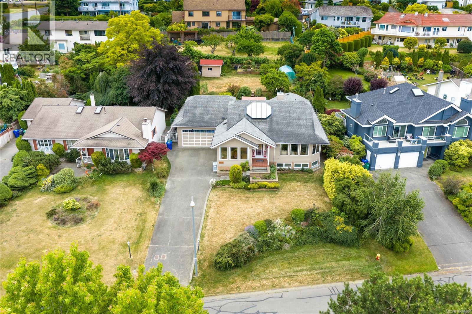 5213 Fillinger Cres - 12