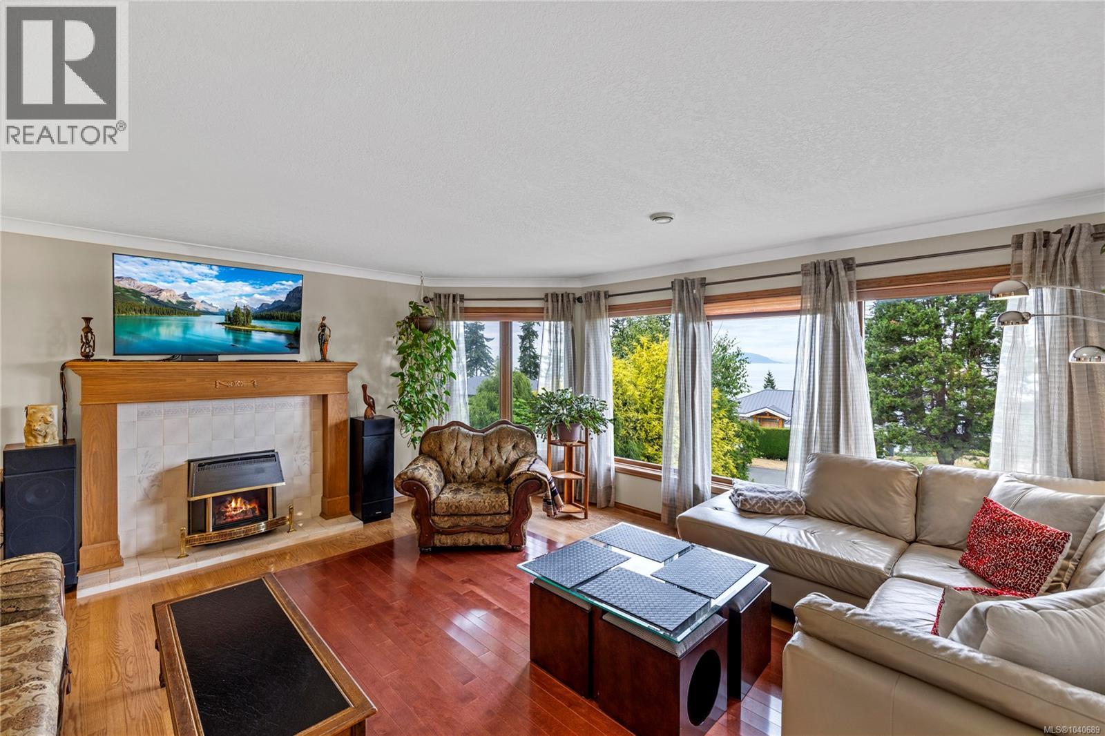 5213 Fillinger Cres - 2