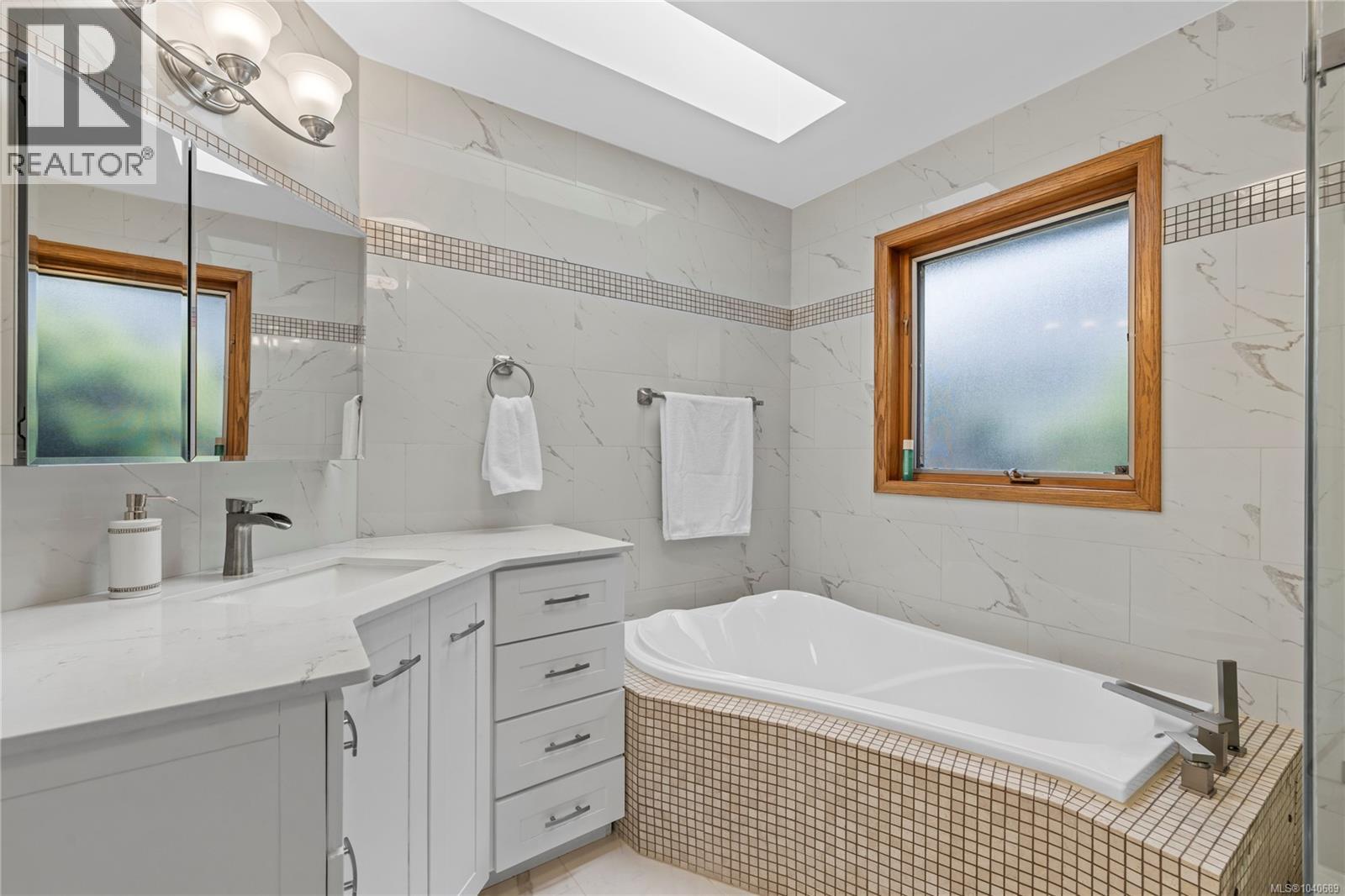 5213 Fillinger Cres - Image 32