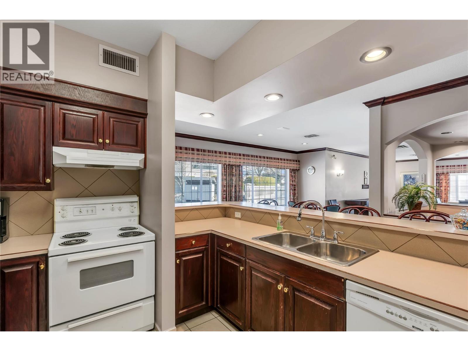 980 Glenwood Avenue Unit# 304 Lot# SL 75, Kelowna