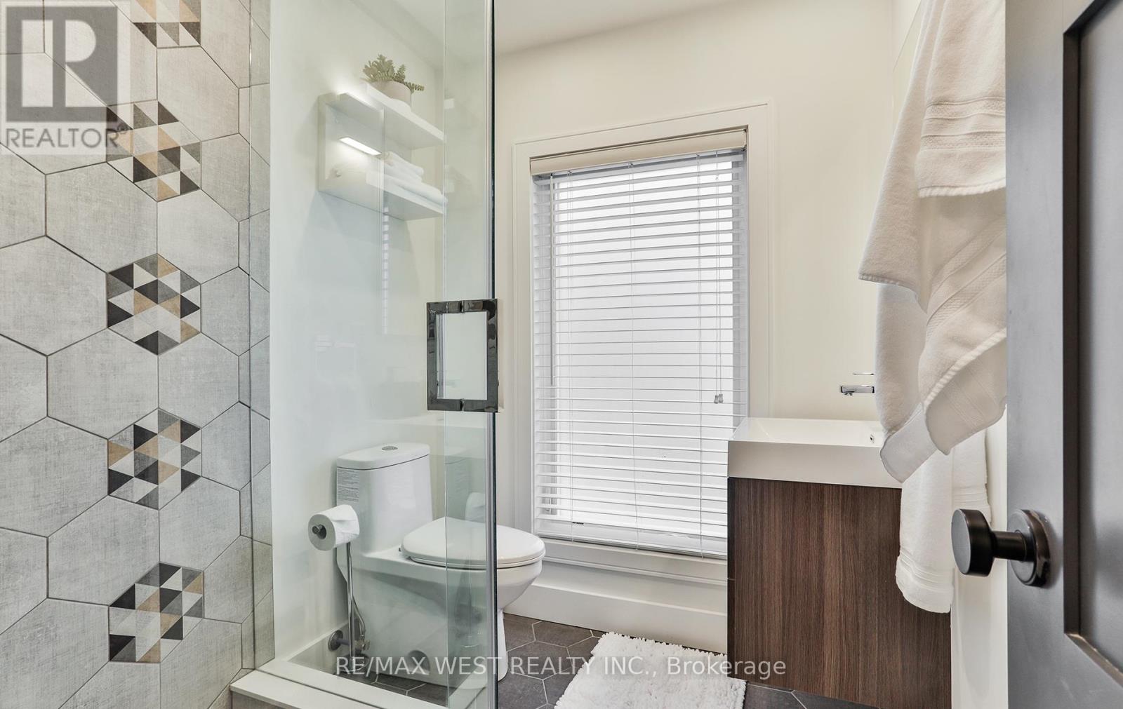 734 SHAW STREET - 25