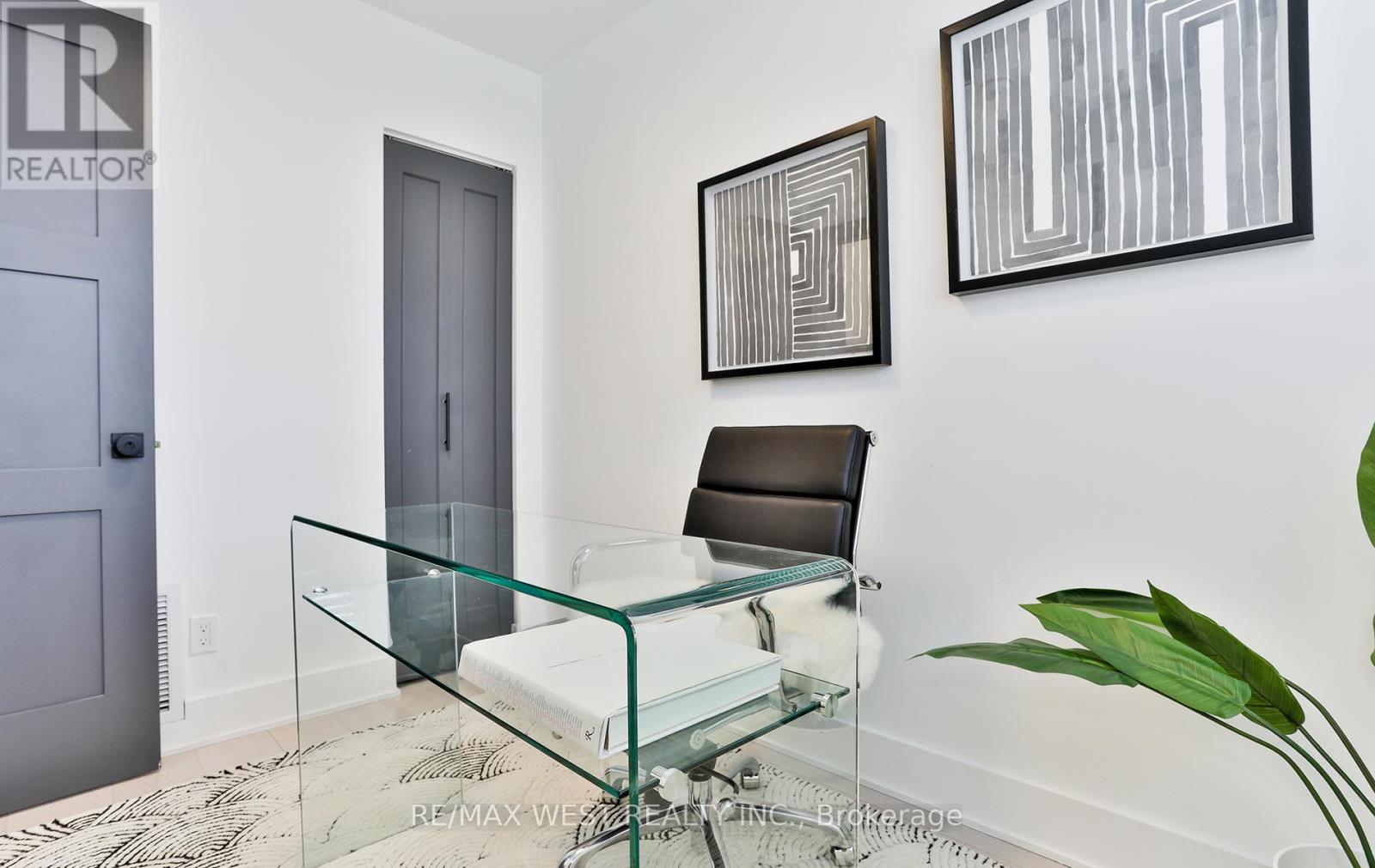 734 SHAW STREET - 32
