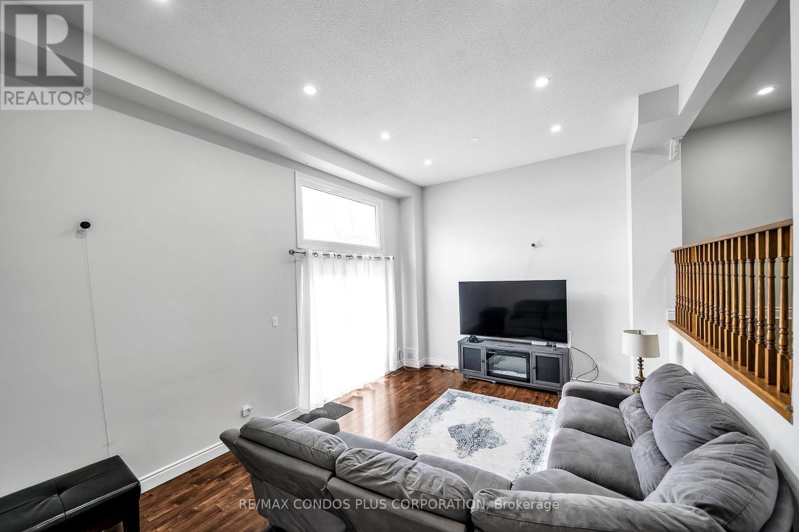 #39 222 PEARSON STREET - 10