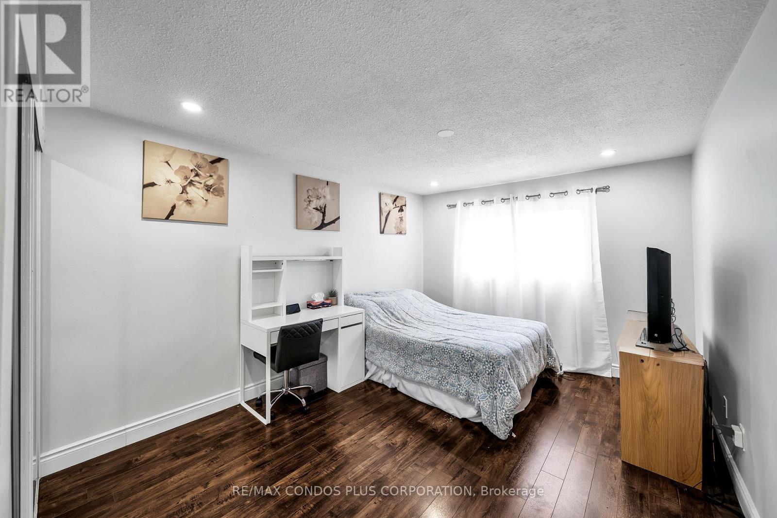#39 222 PEARSON STREET - 16