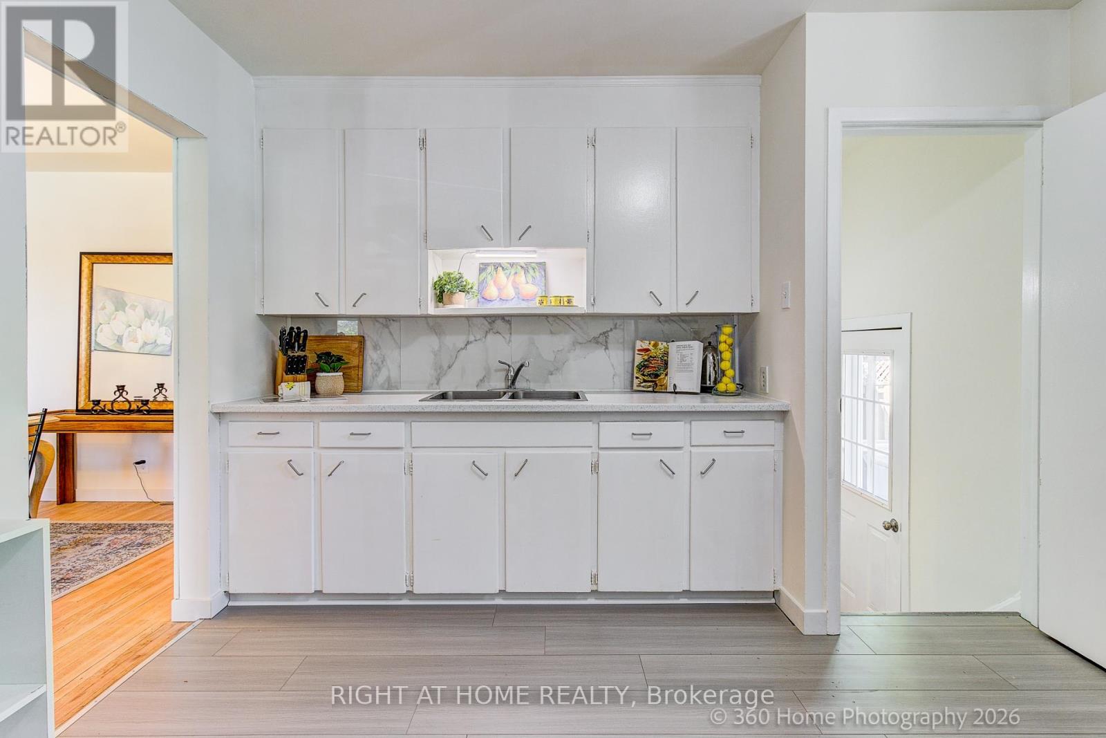 116 LONGFORD DRIVE - 8