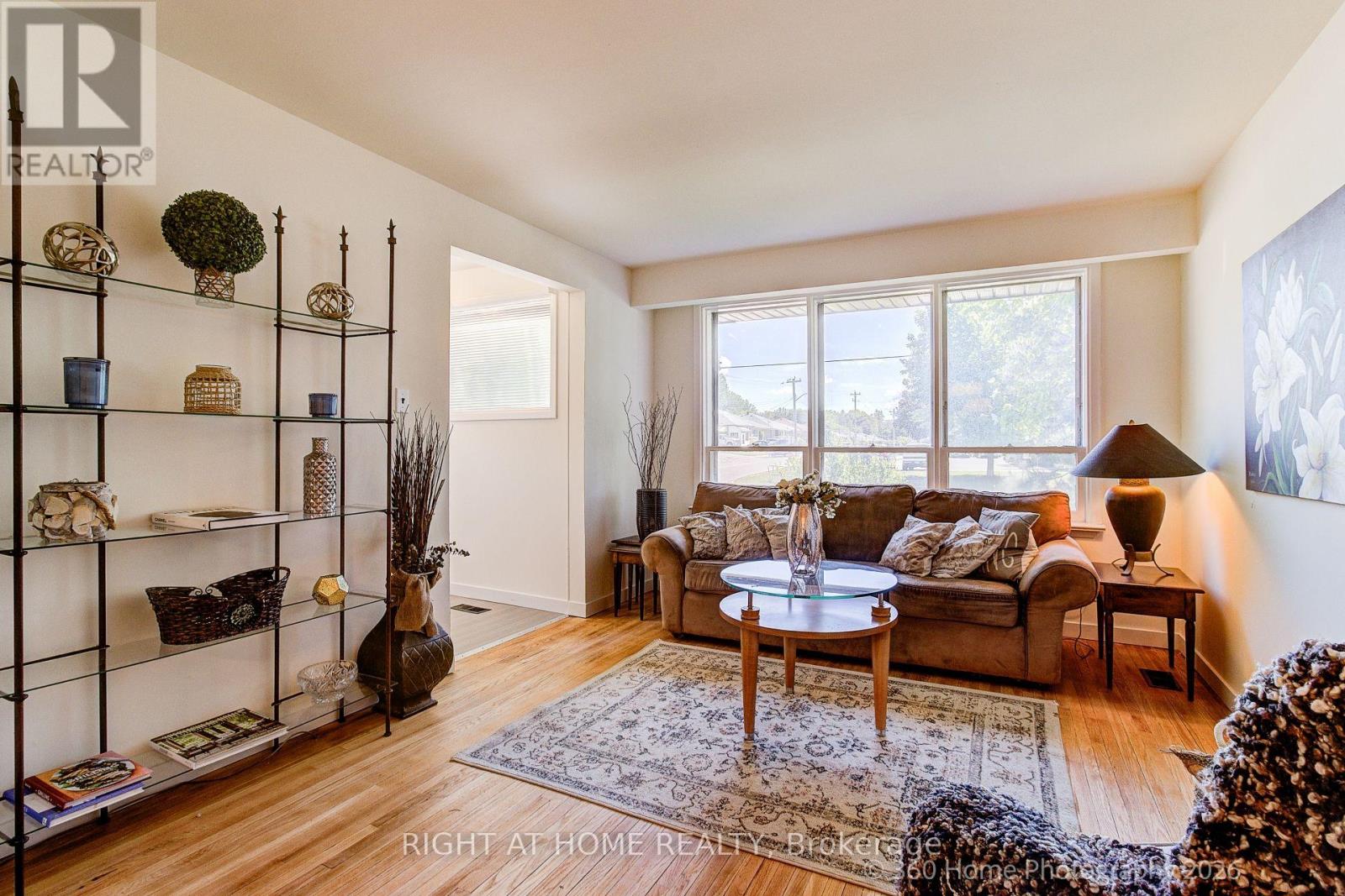 116 LONGFORD DRIVE - 4