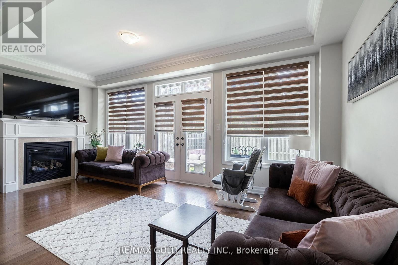 54 ROBERT BERRY CRESCENT - 17