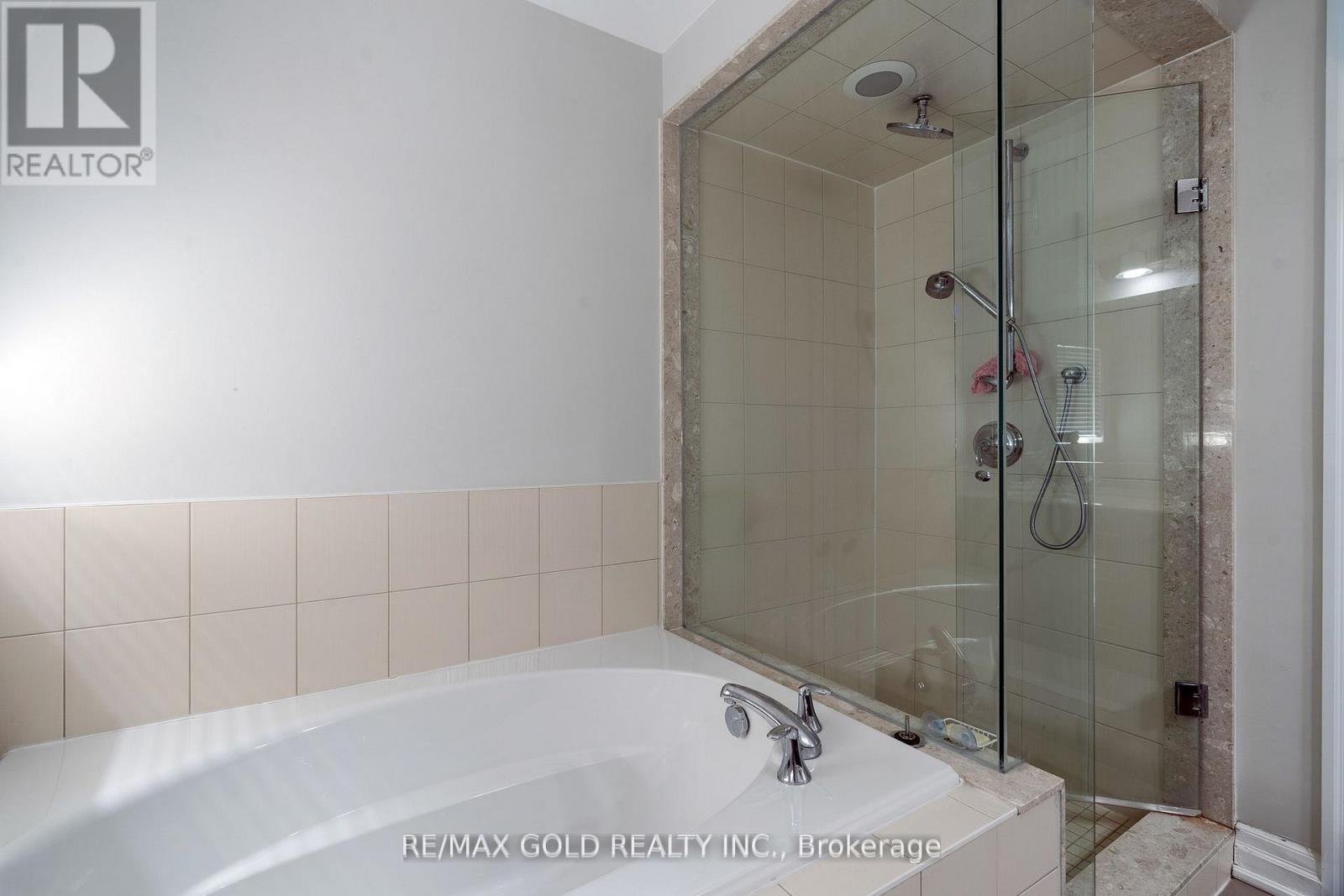 54 ROBERT BERRY CRESCENT - 28