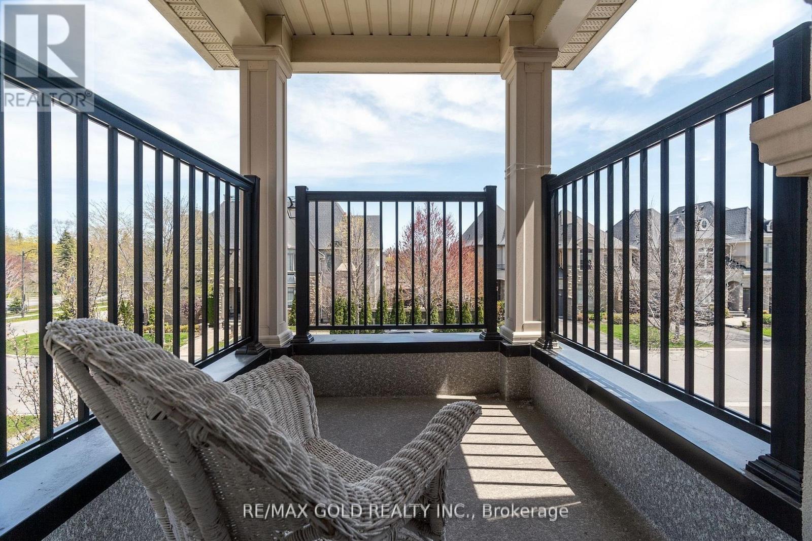 54 ROBERT BERRY CRESCENT - 36