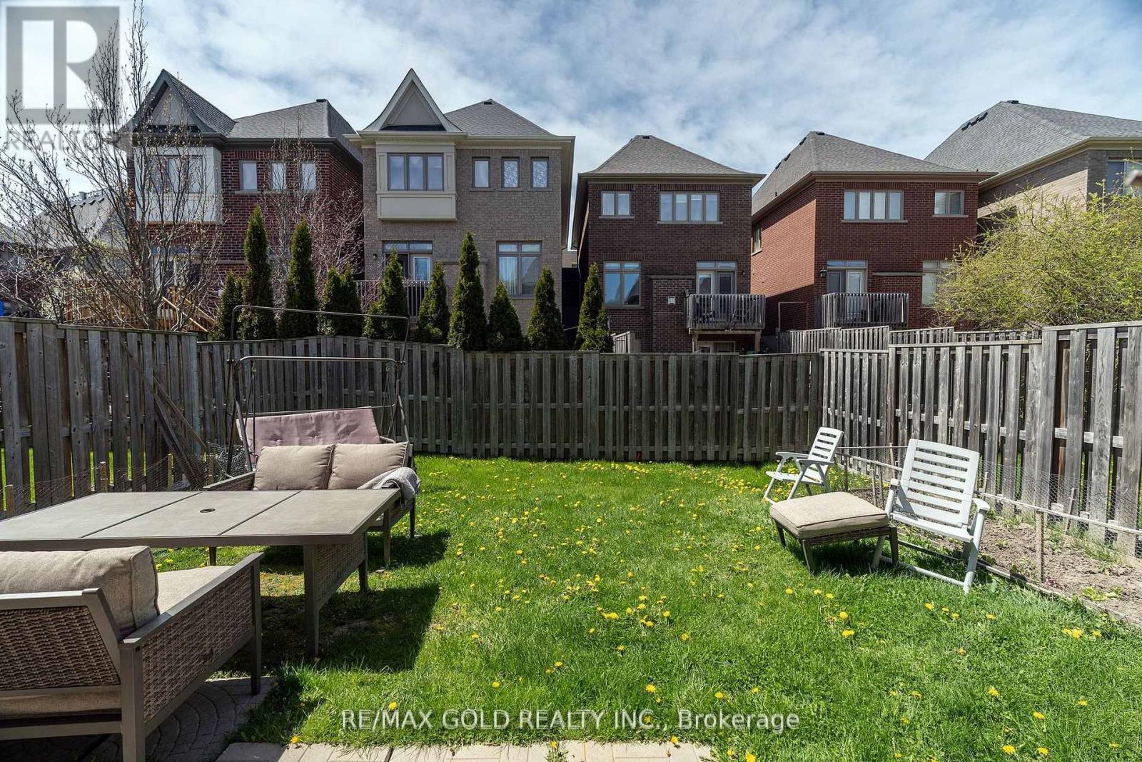 54 ROBERT BERRY CRESCENT - 39