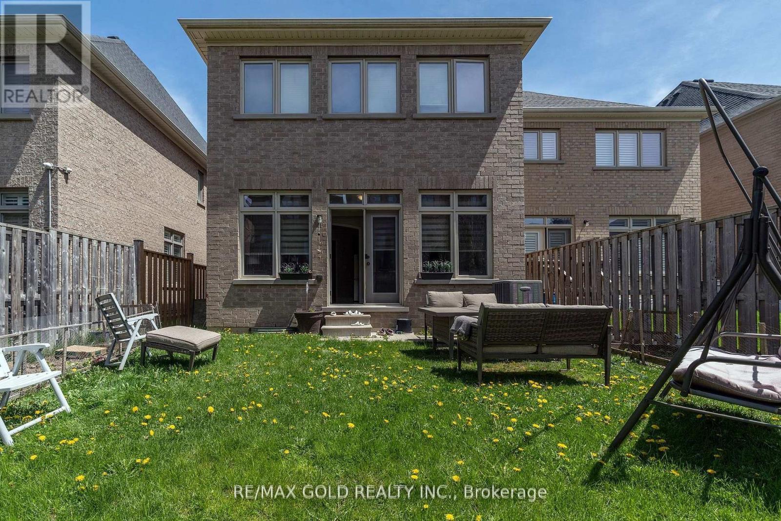 54 ROBERT BERRY CRESCENT - 41