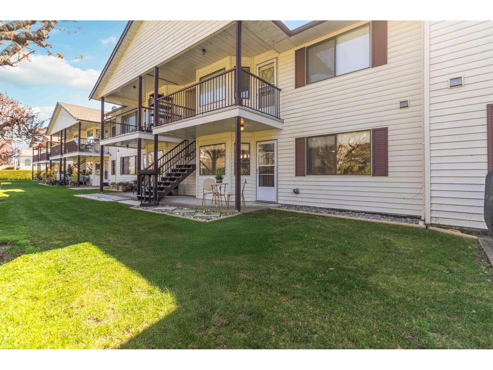 11 7455 HURON STREET, Sardis West Vedder