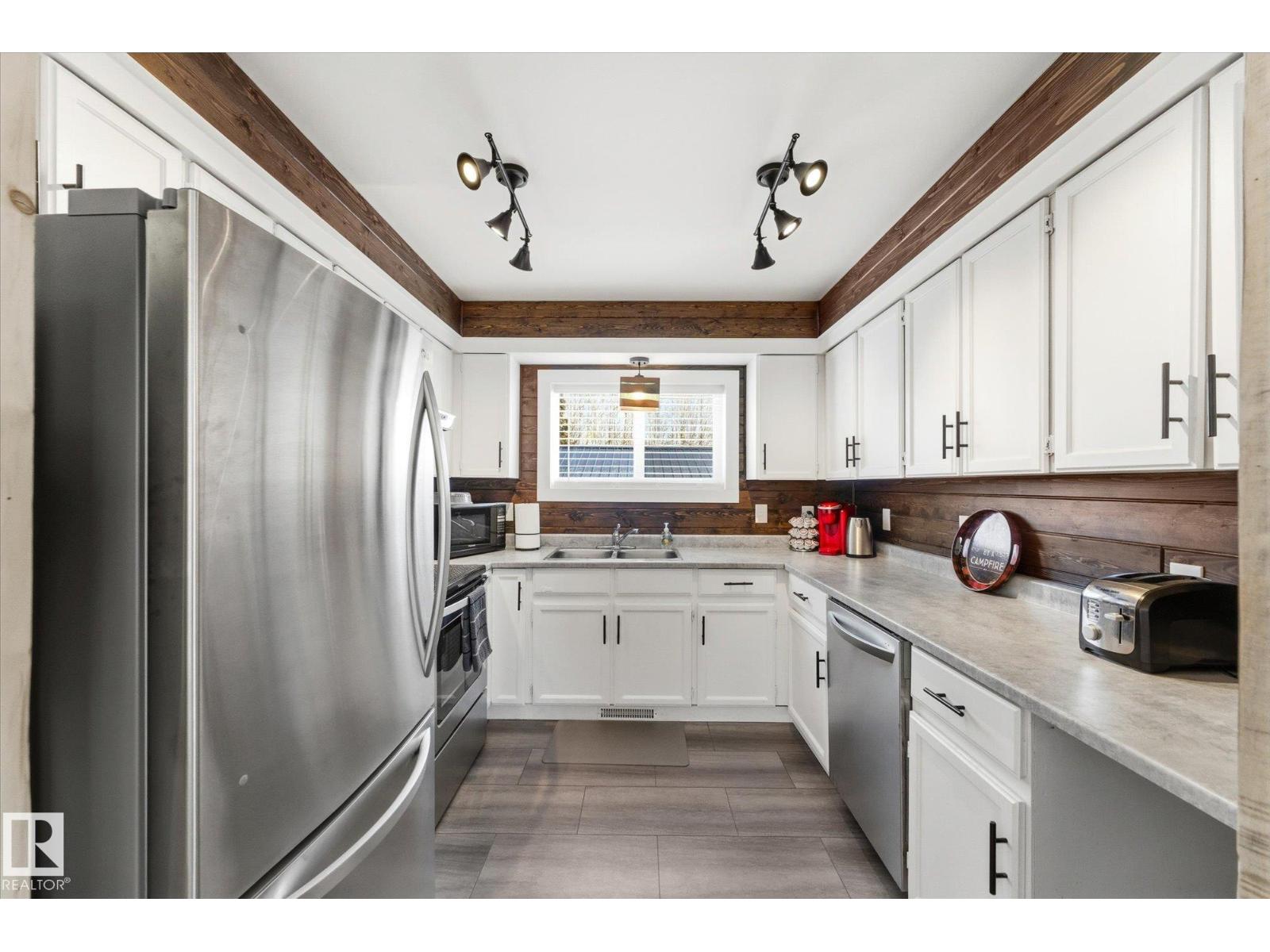 75 Lakeview Av South View - 22
