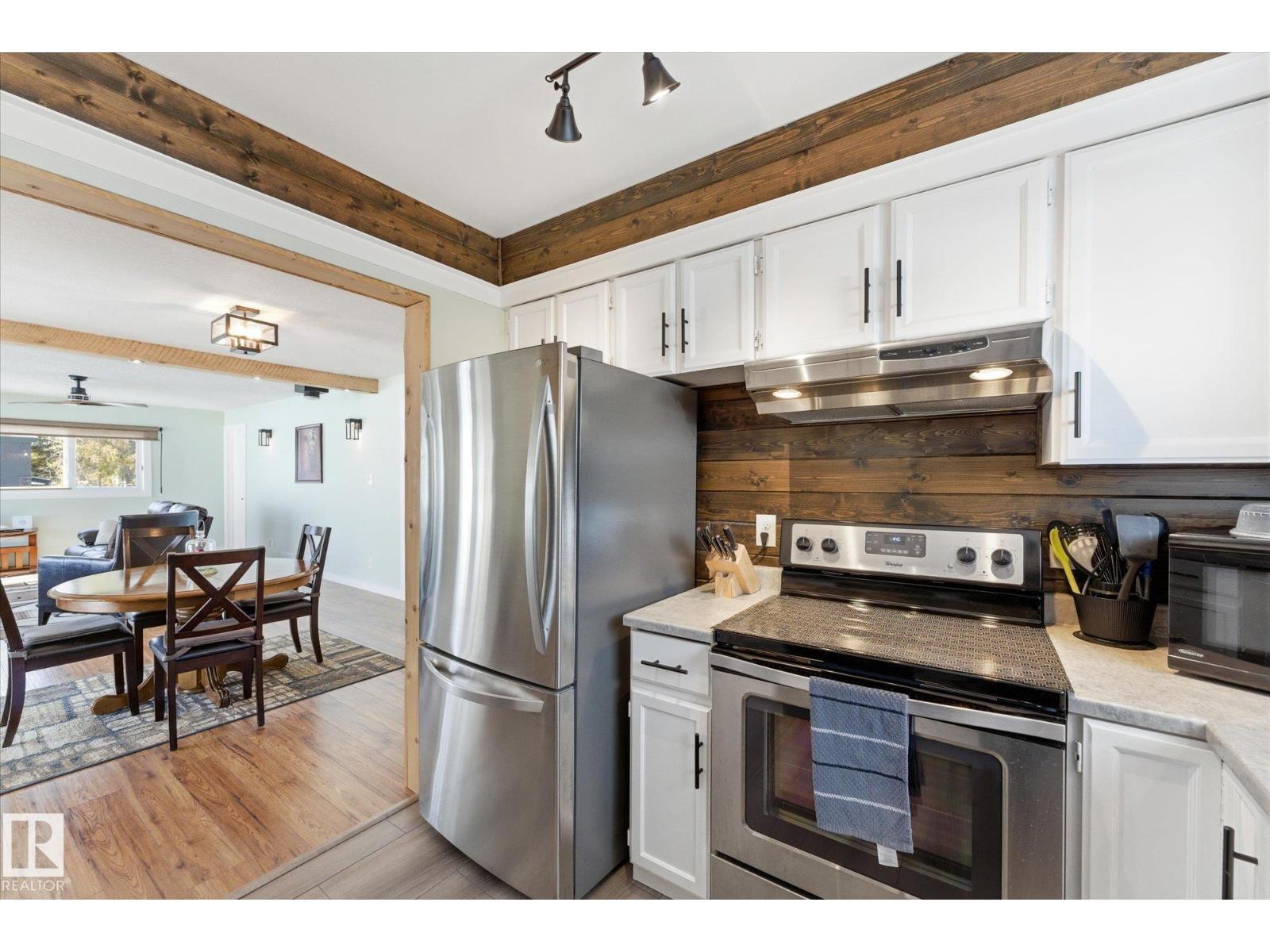 75 Lakeview Av South View - 24
