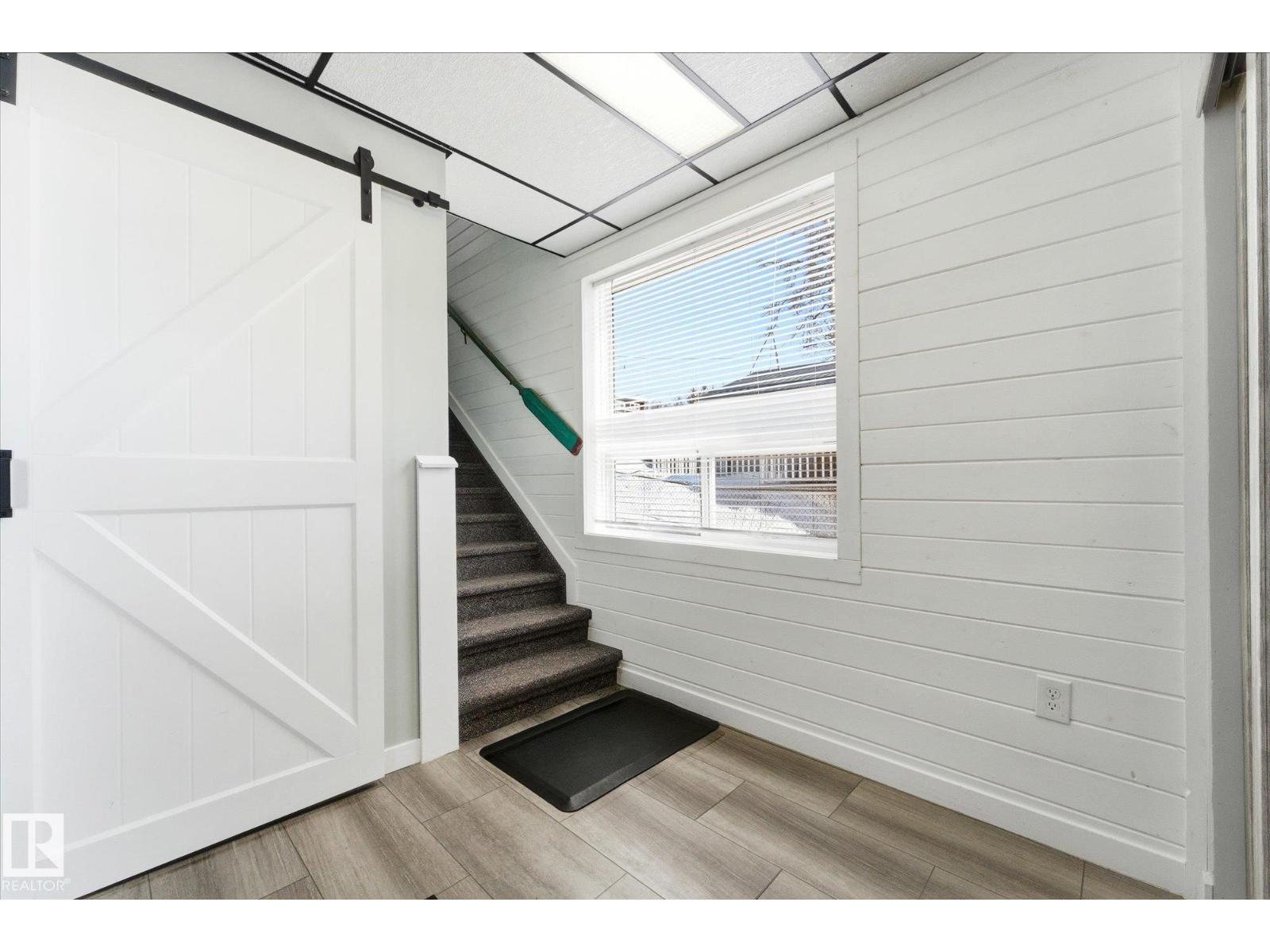 75 Lakeview Av South View - 19