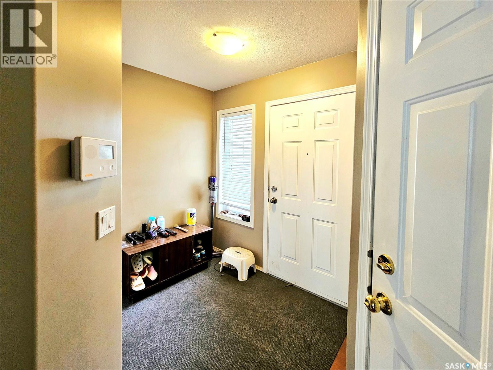 #10 410 Keevil CRESCENT - 13
