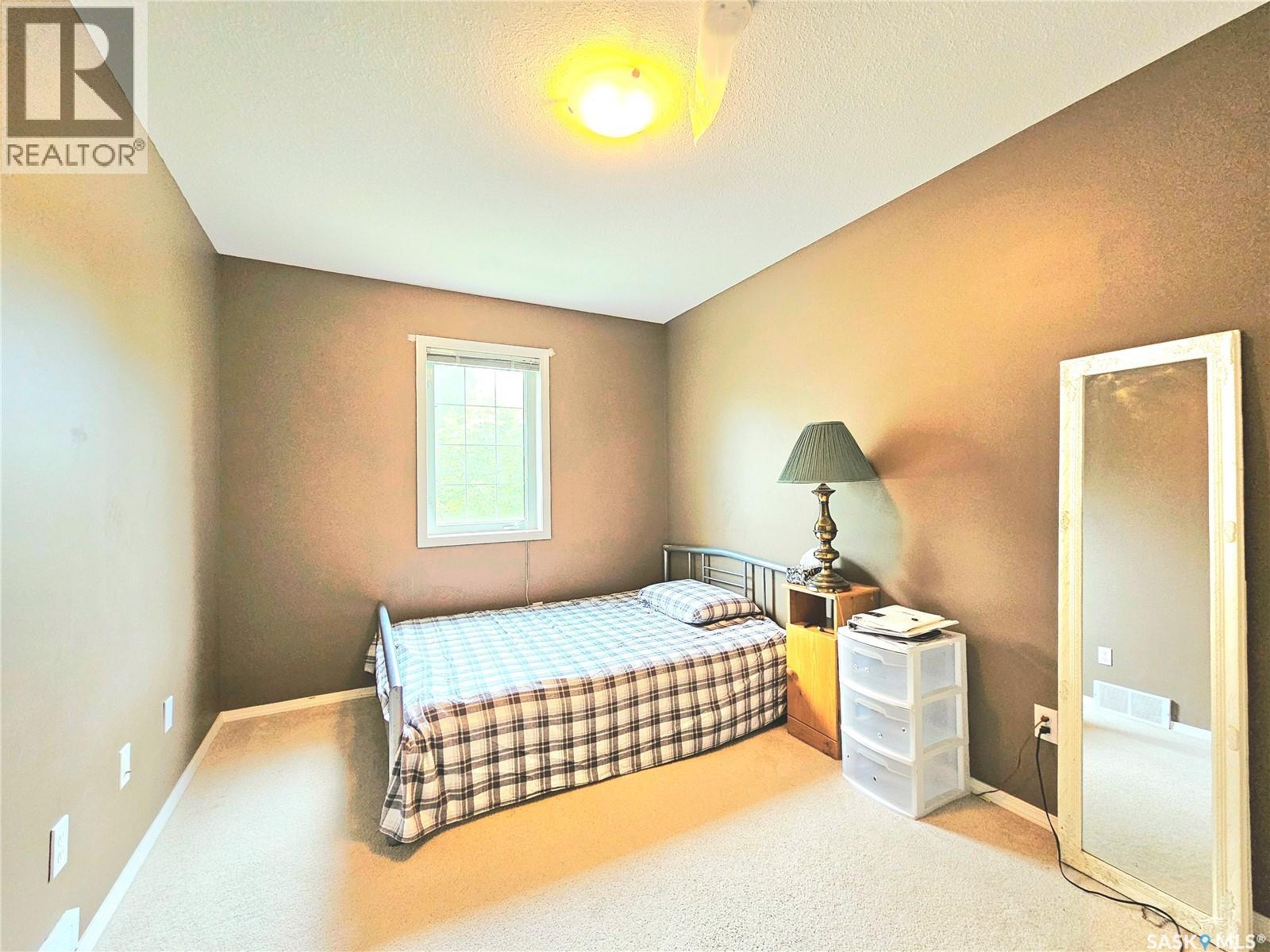 #10 410 Keevil CRESCENT - 15