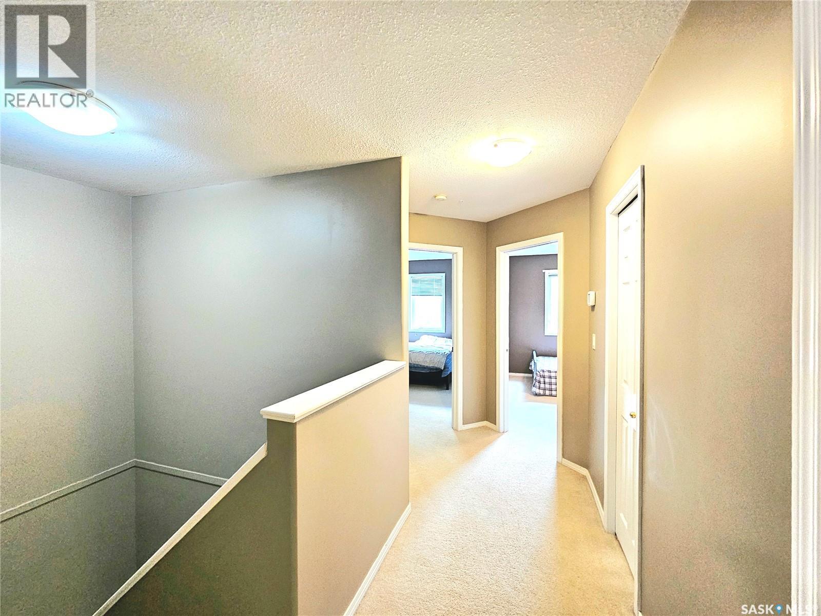 #10 410 Keevil CRESCENT - 18