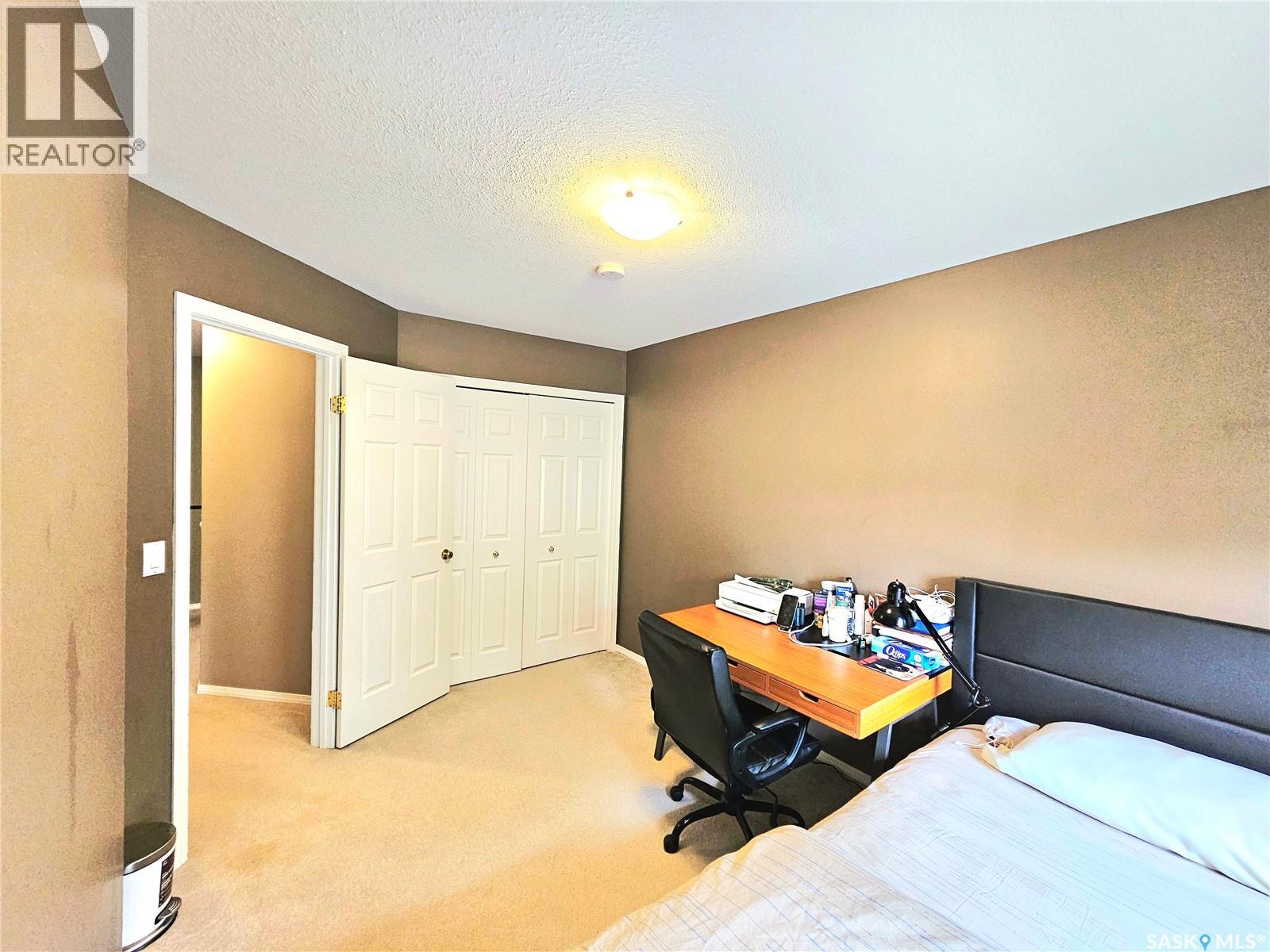 #10 410 Keevil CRESCENT - 19