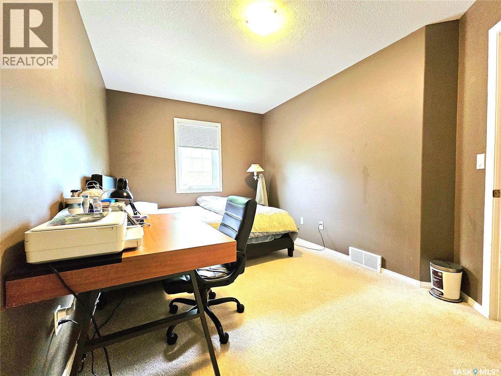 #10 410 Keevil CRESCENT - 20