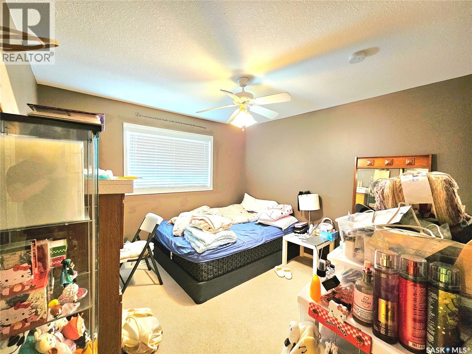 #10 410 Keevil CRESCENT - 23
