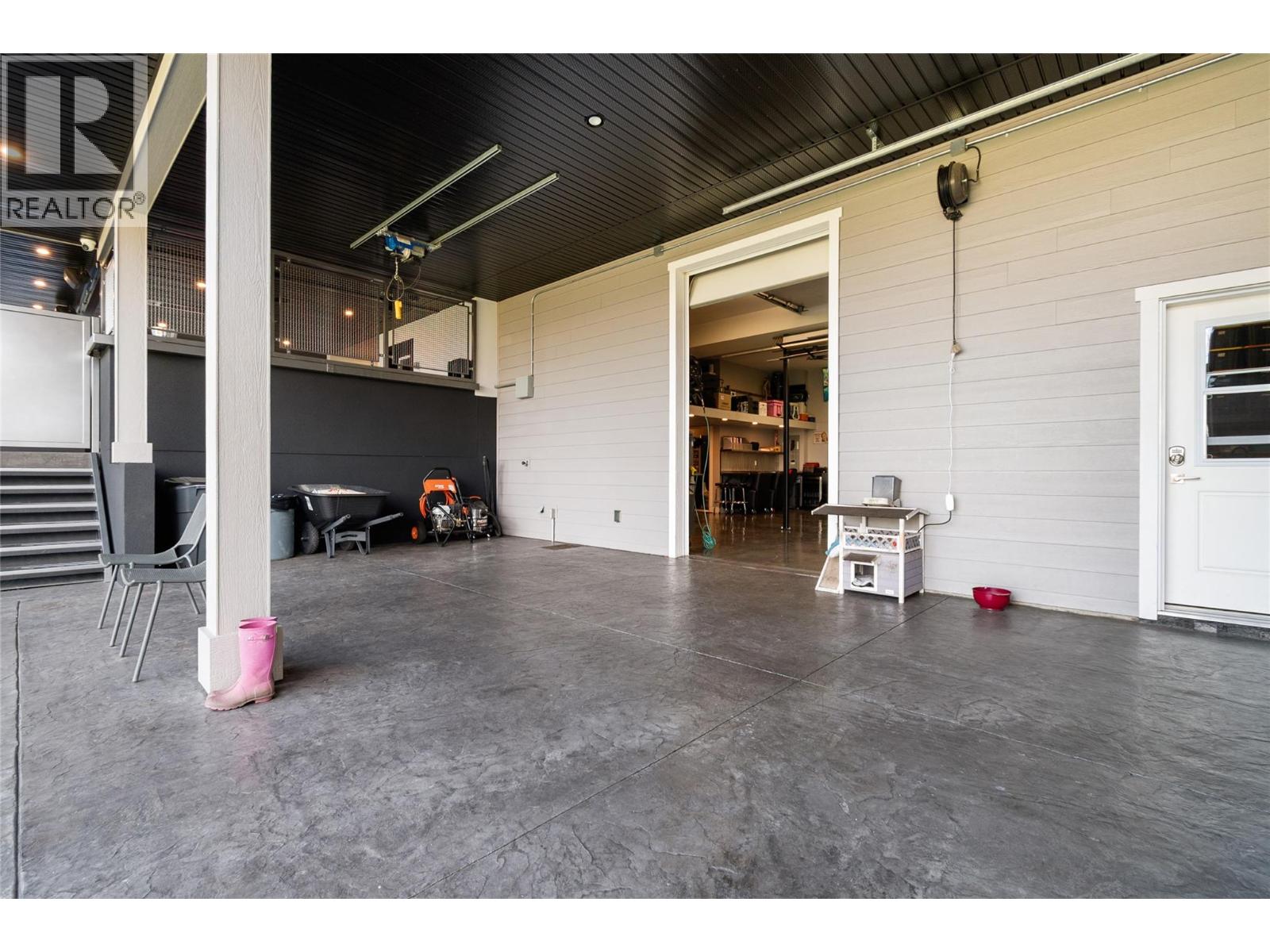 2875 Shayler Road - 90