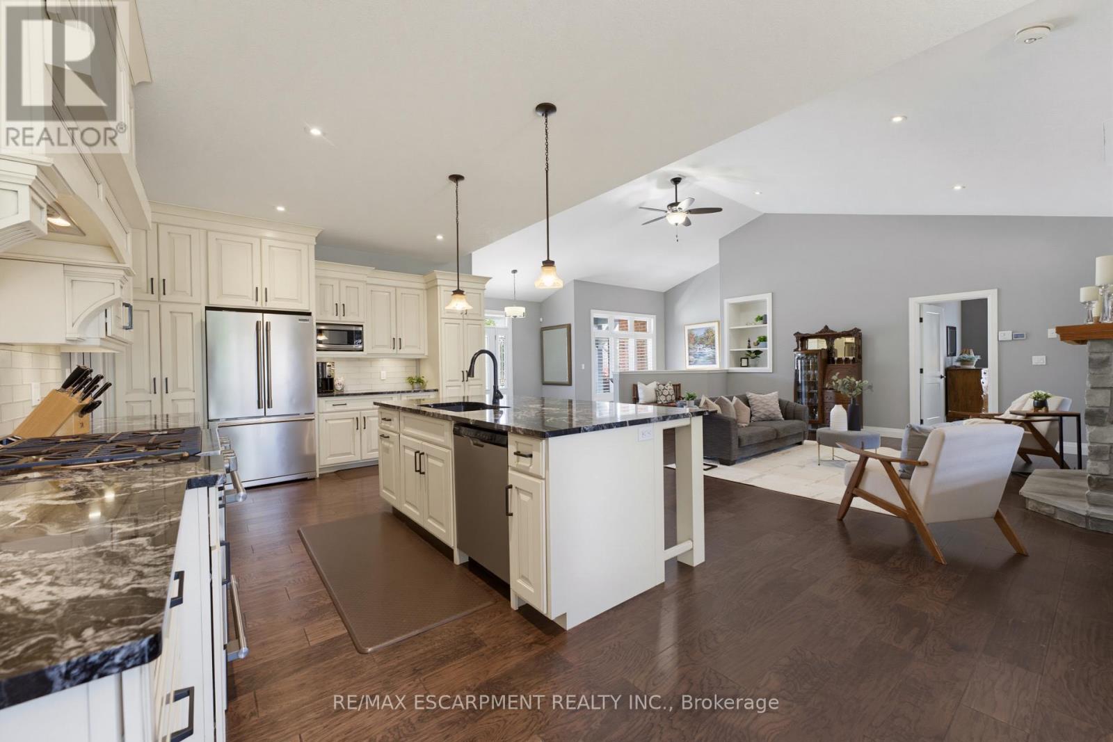 15 BLUENOSE DRIVE - 8