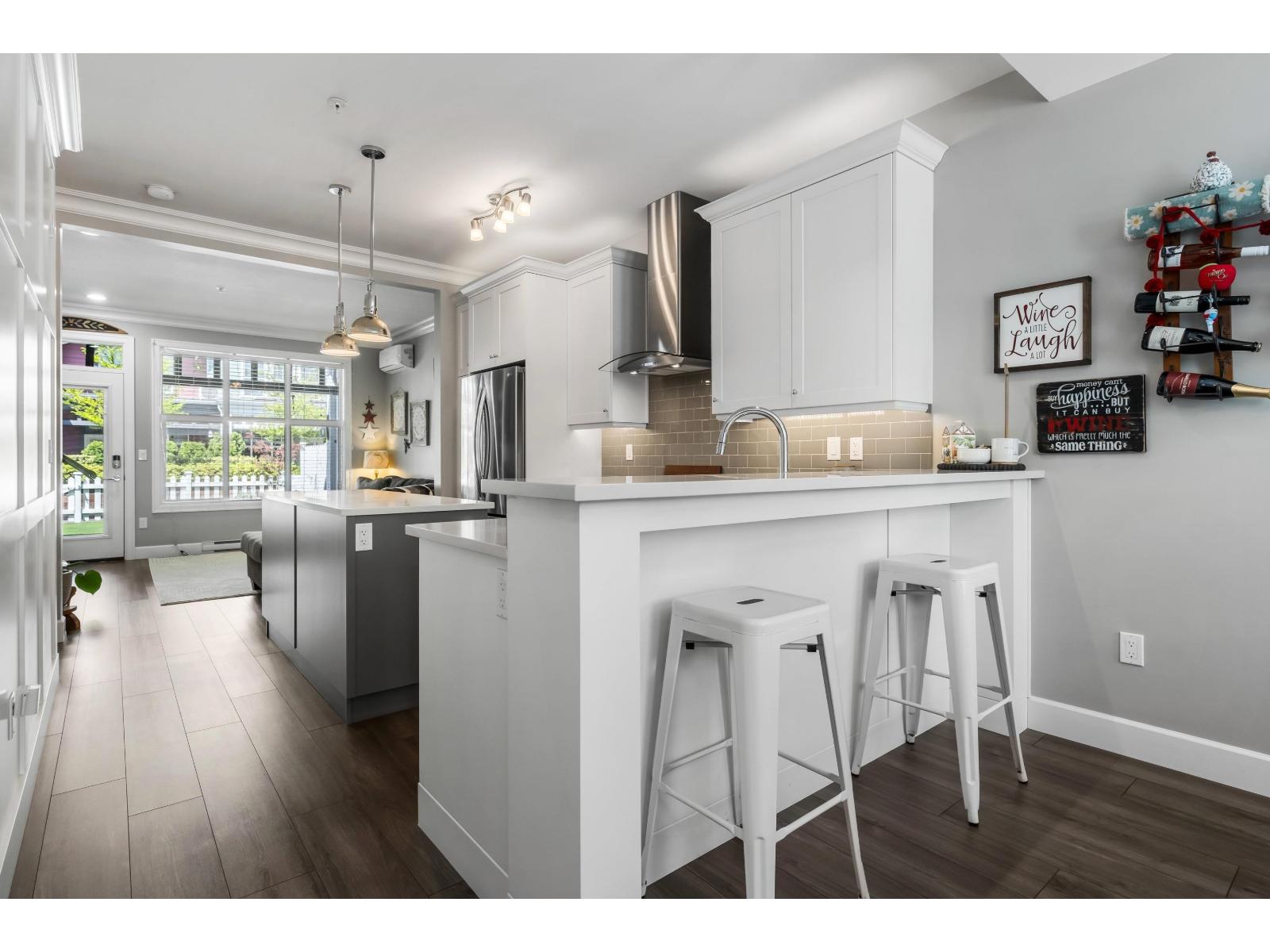 24 45462 TAMIHI WAY, Garrison Crossing, Chilliwack