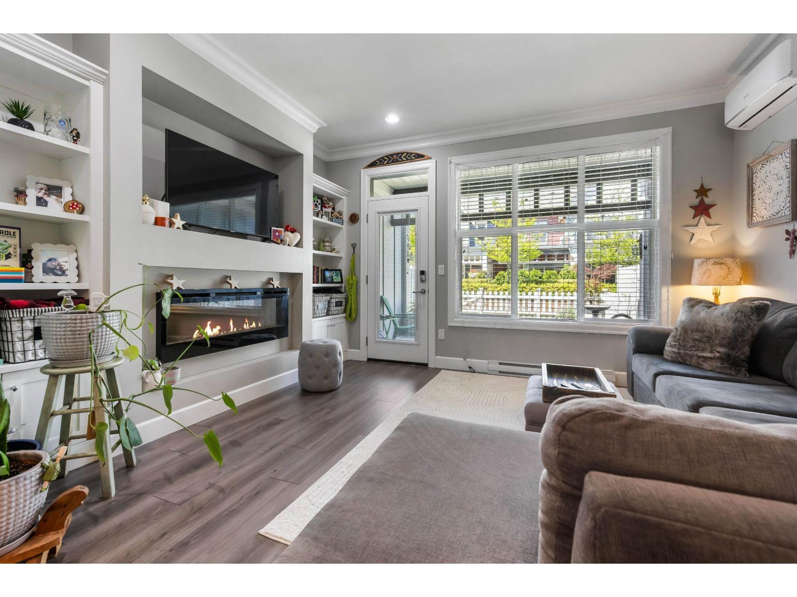 24 45462 TAMIHI WAY, Garrison Crossing, Chilliwack