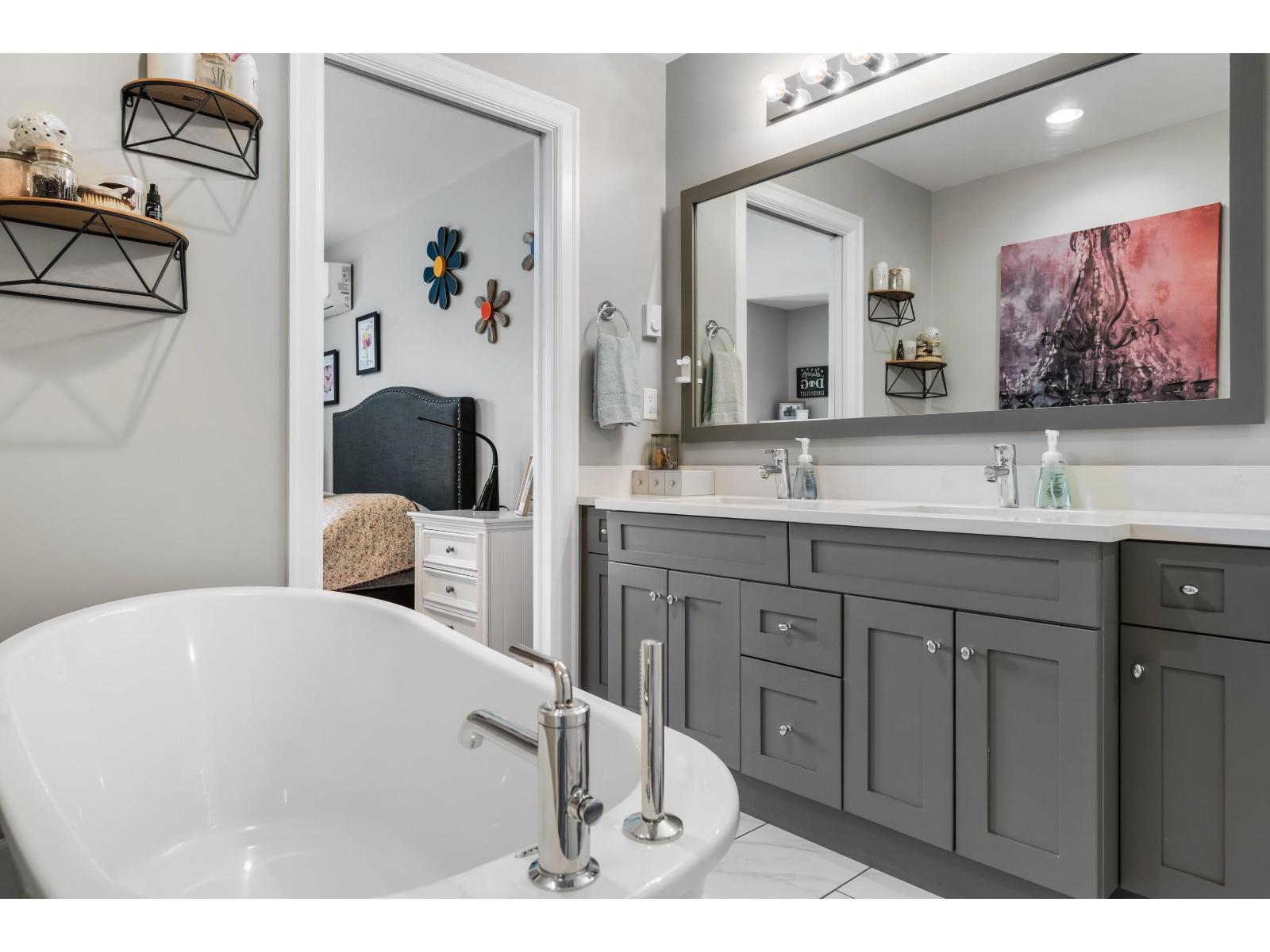24 45462 TAMIHI WAY, Garrison Crossing, Chilliwack