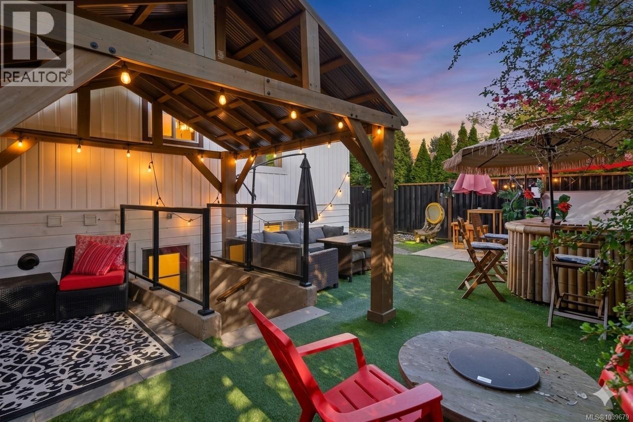 1025 Maple Lane Dr - 18