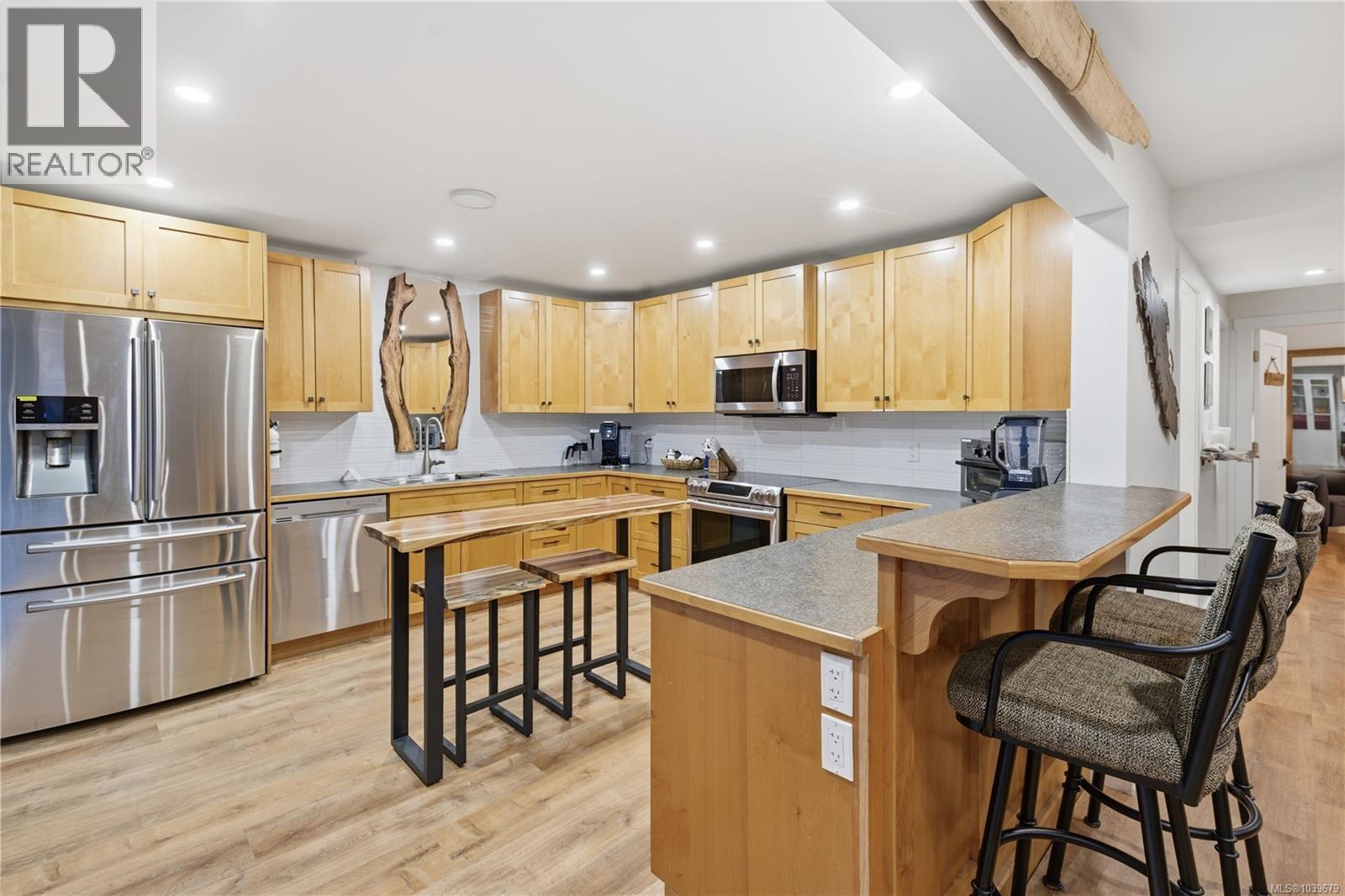 1025 Maple Lane Dr - 12