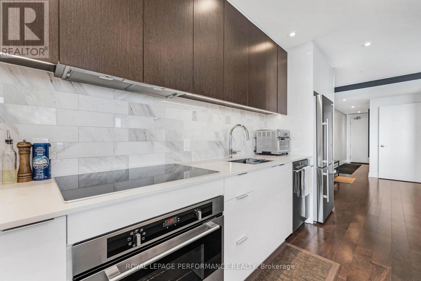 #1810 20 DALY AVENUE - 14