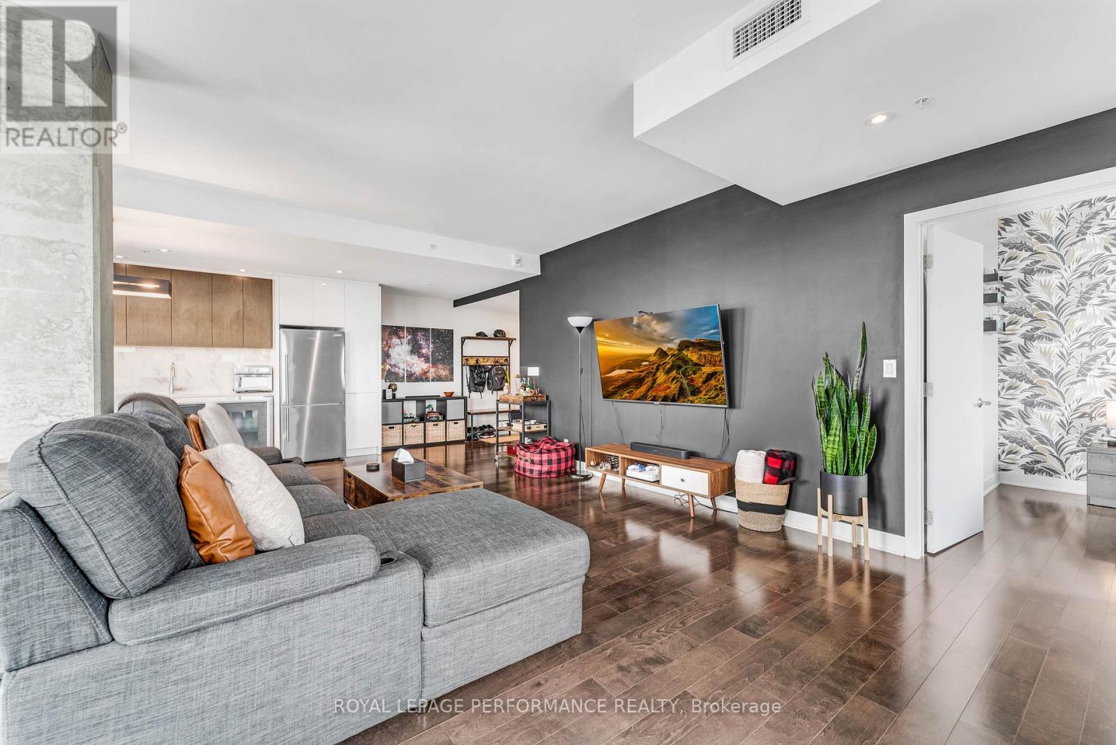 #1810 20 DALY AVENUE - 19