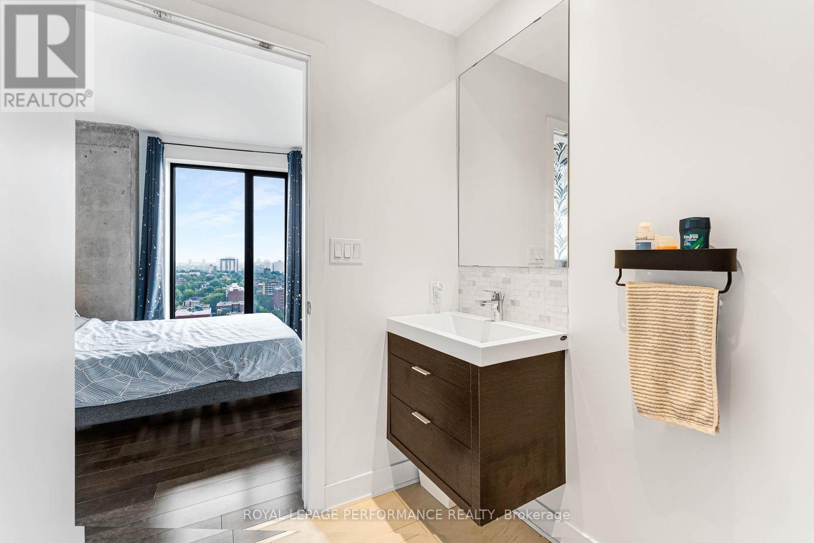 #1810 20 DALY AVENUE - 22