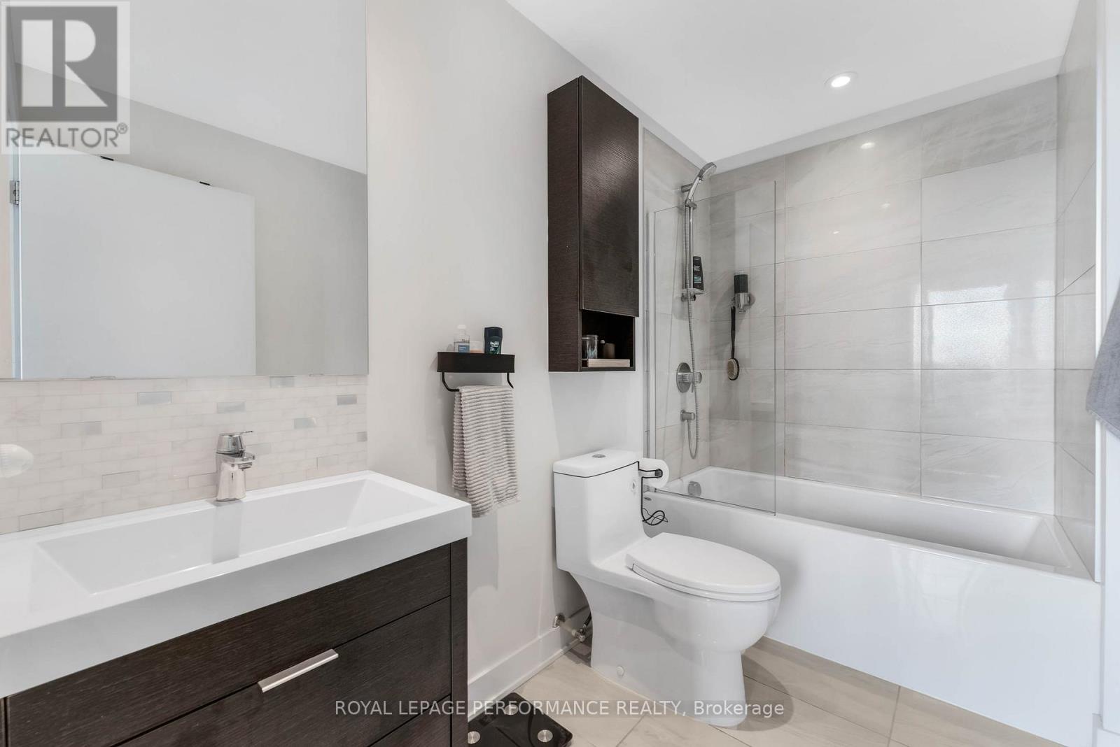#1810 20 DALY AVENUE - 23