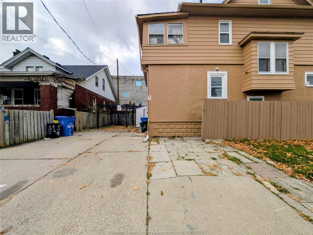 41 Shepherd STREET East - 2