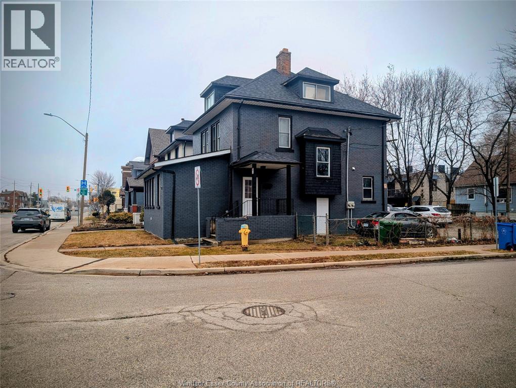 61 Giles BOULEVARD East - 2