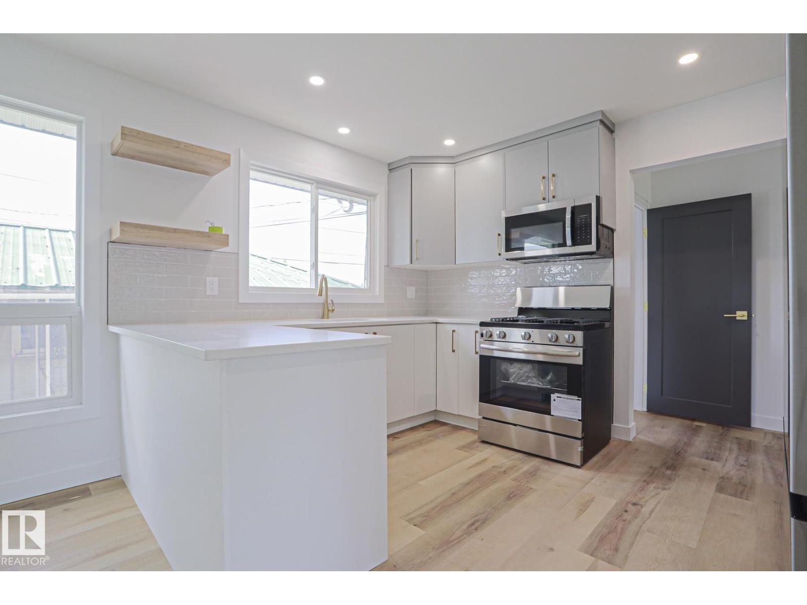 7607 137 AV NW — photo 9