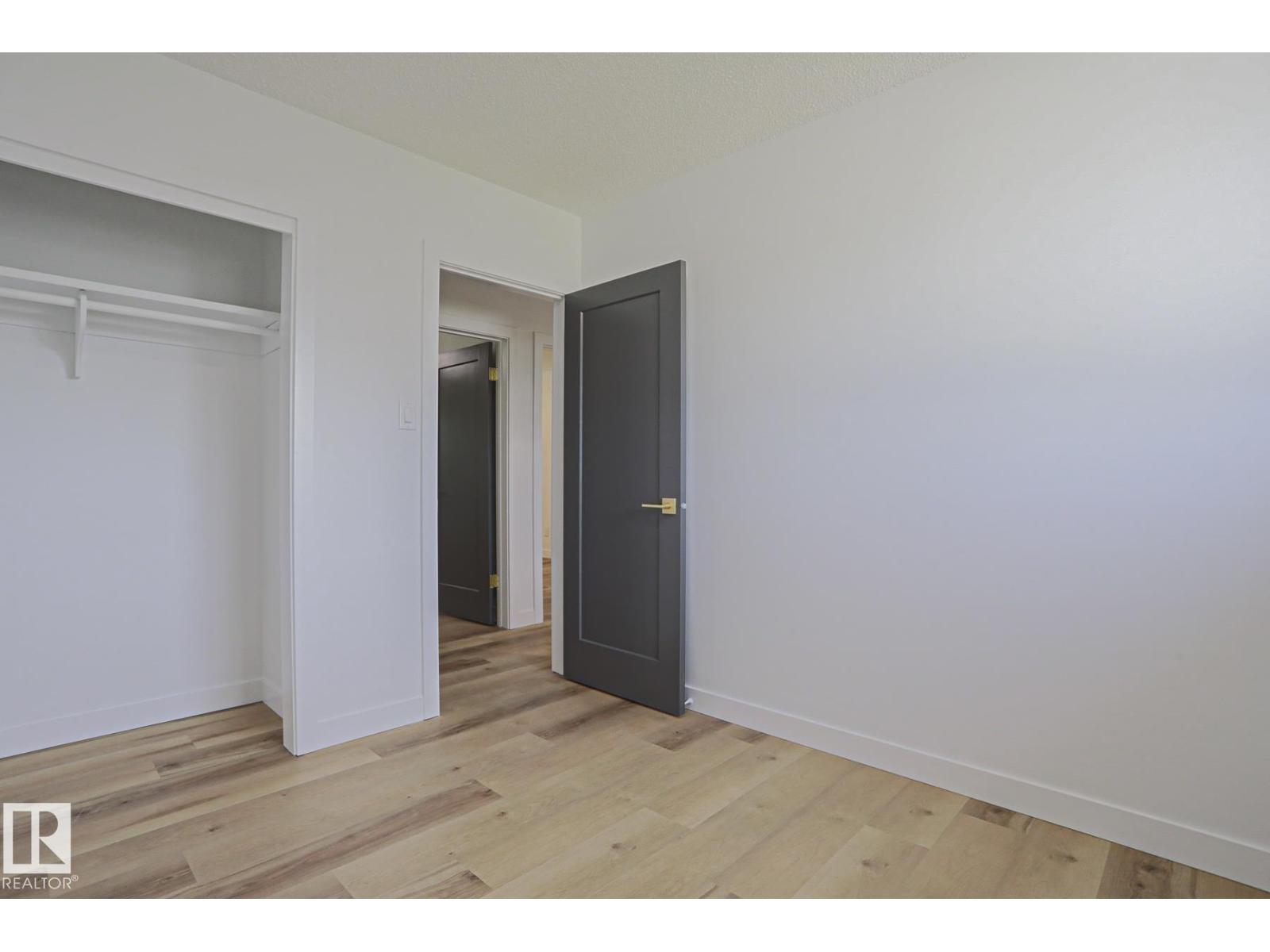 7607 137 AV NW — photo 12