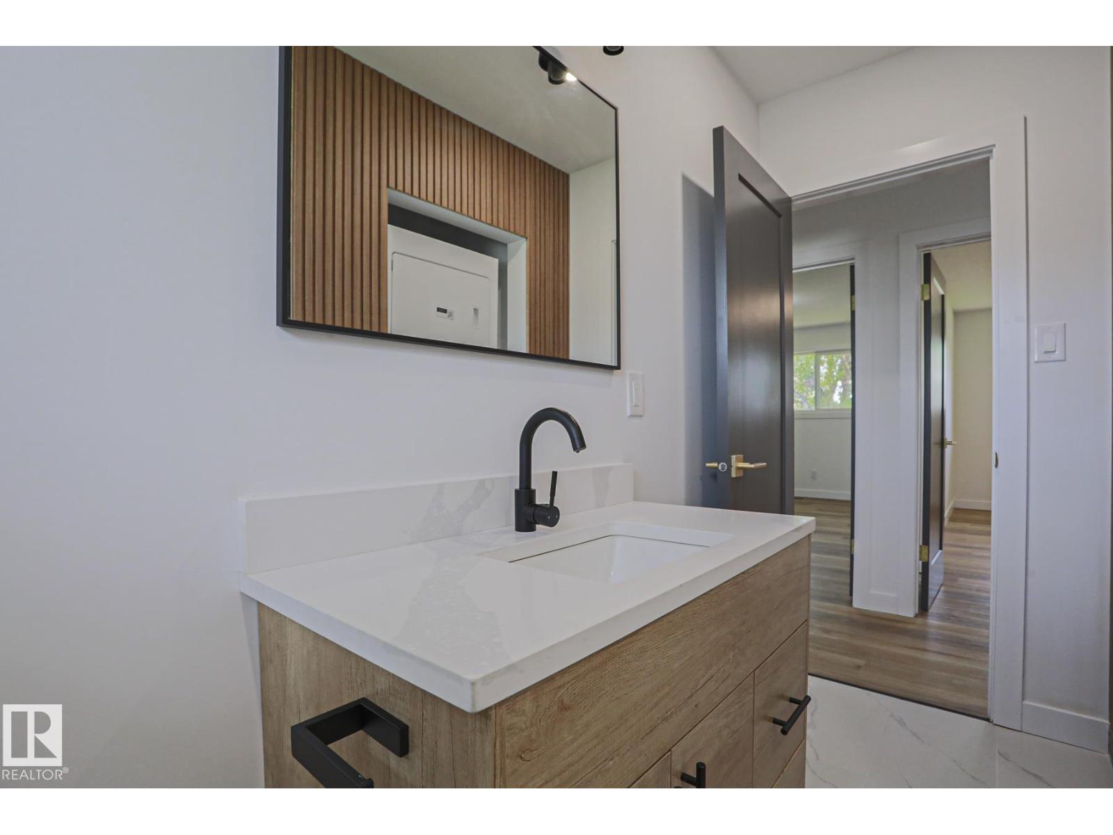 7607 137 AV NW — photo 16
