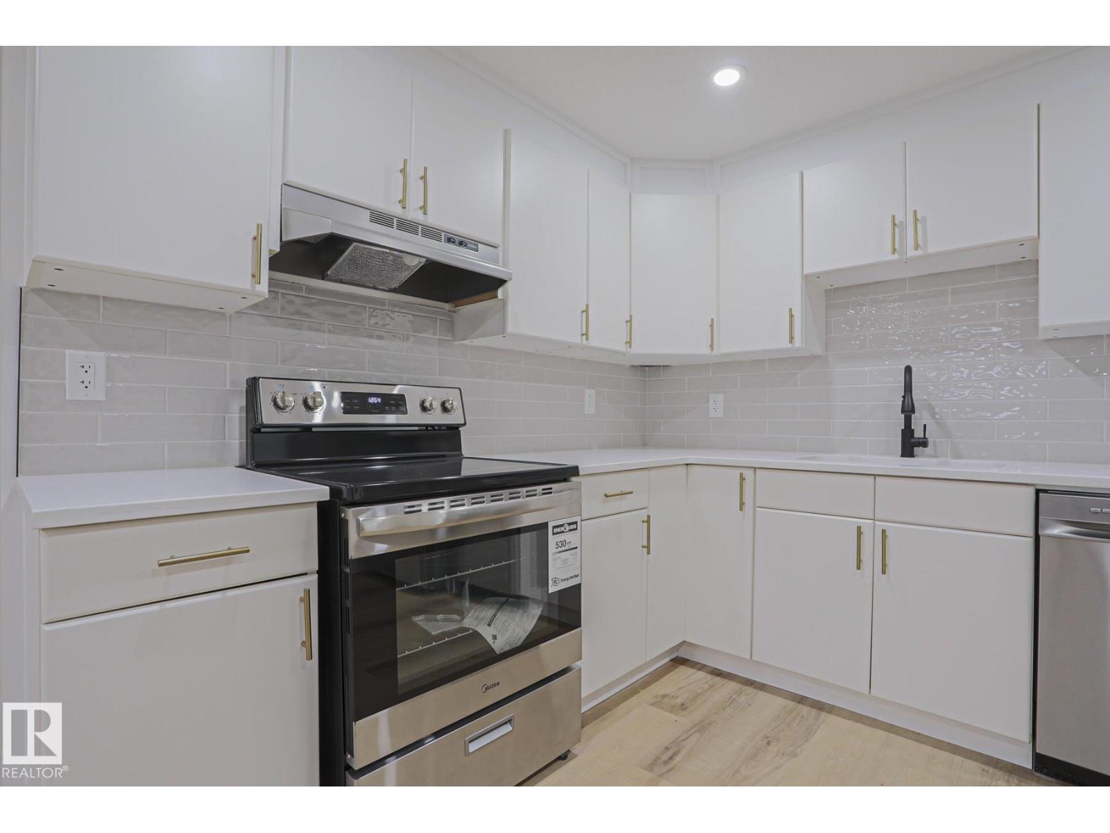 7607 137 AV NW — photo 20