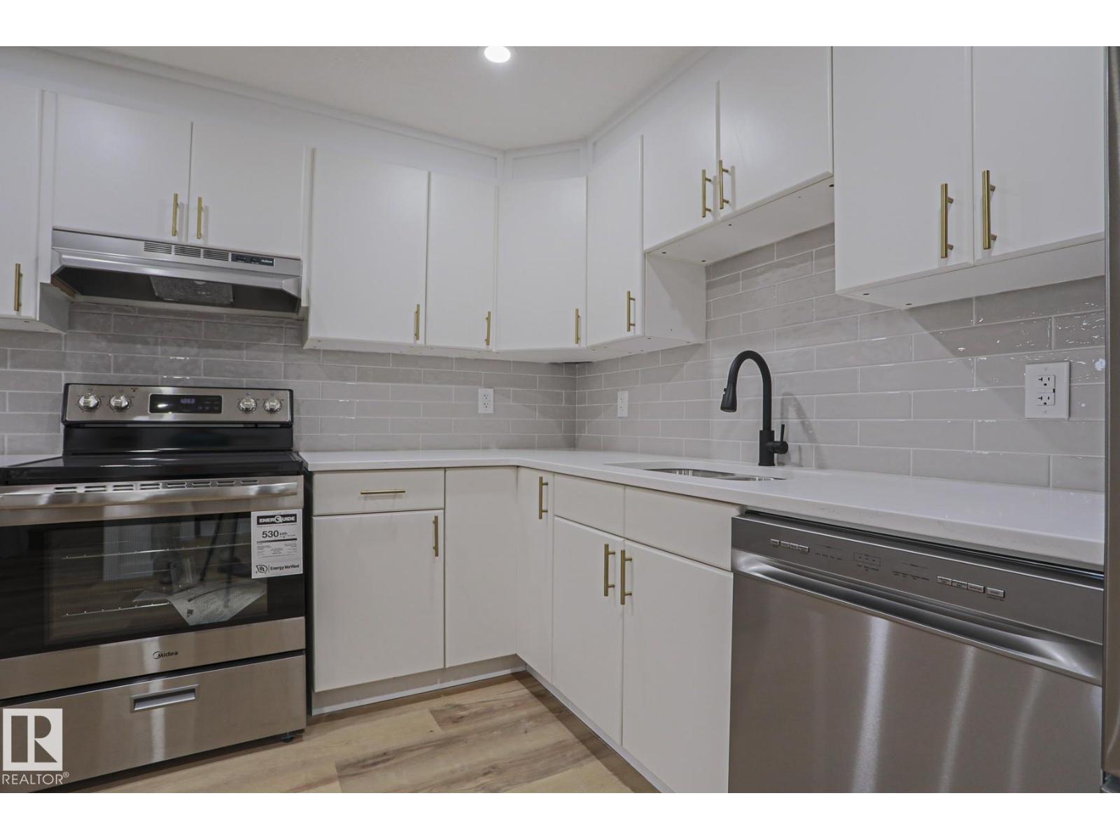 7607 137 AV NW — photo 22