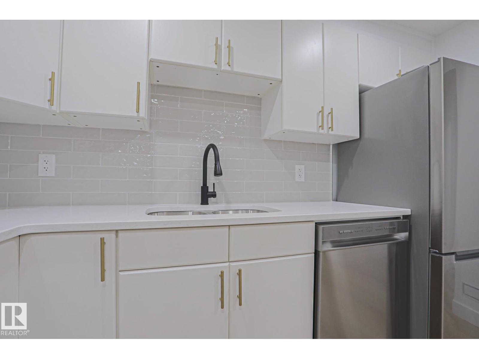 7607 137 AV NW — photo 23