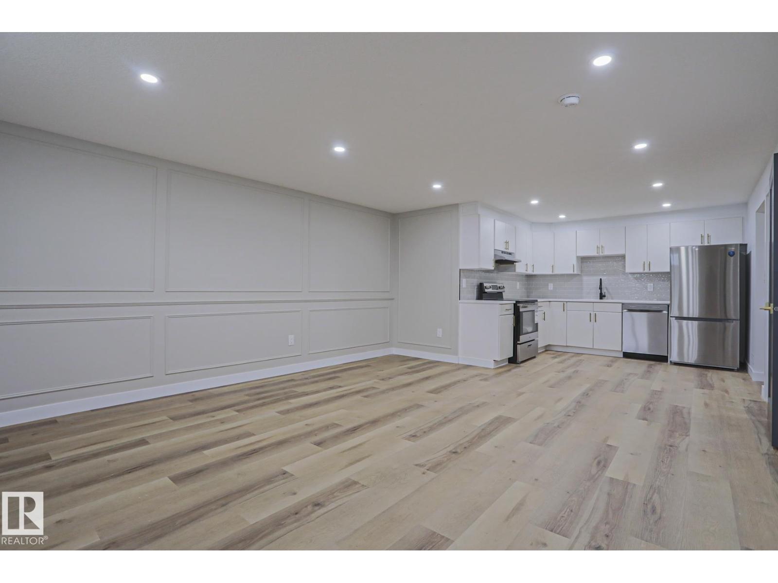 7607 137 AV NW — photo 24