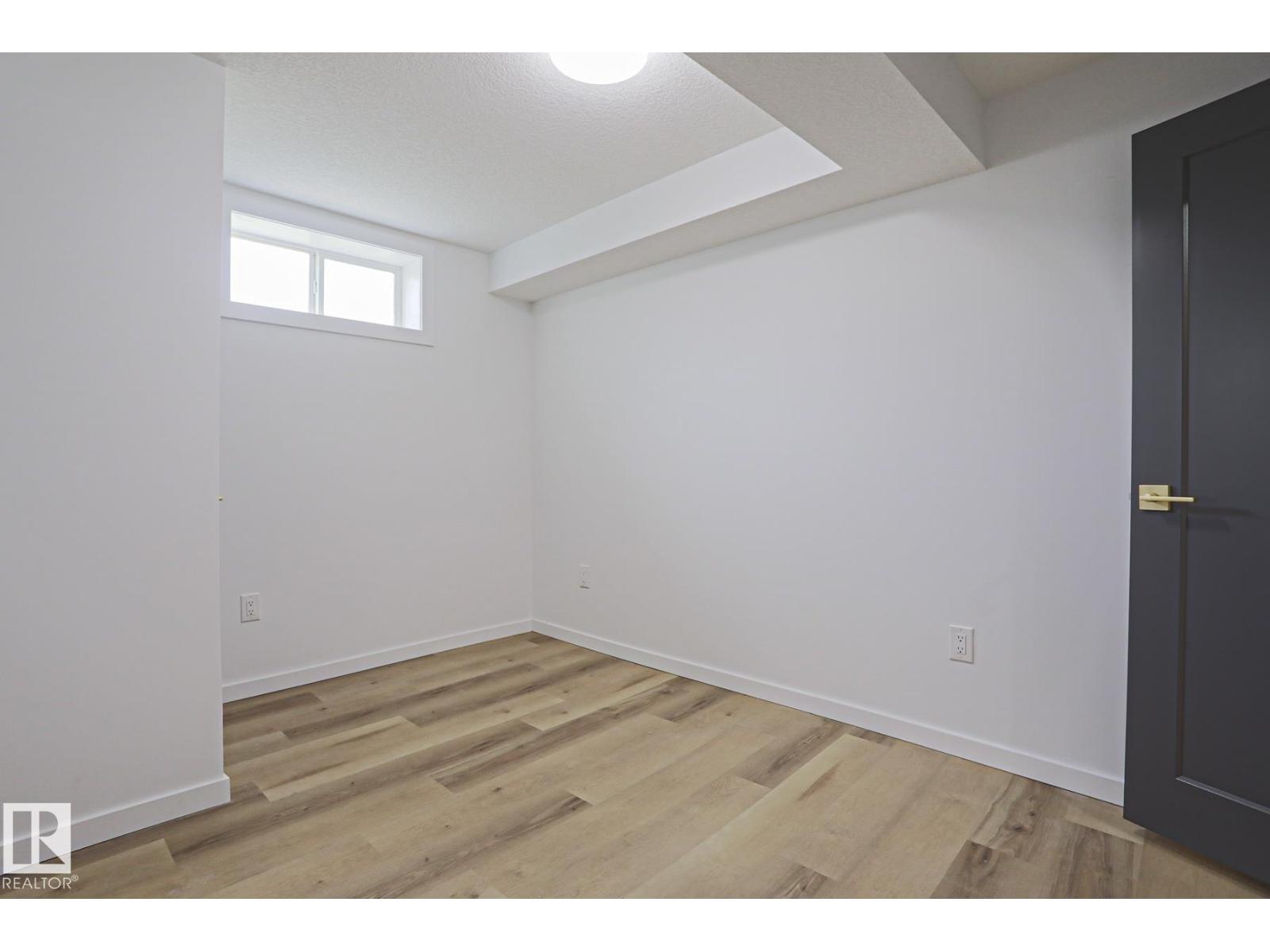 7607 137 AV NW — photo 26