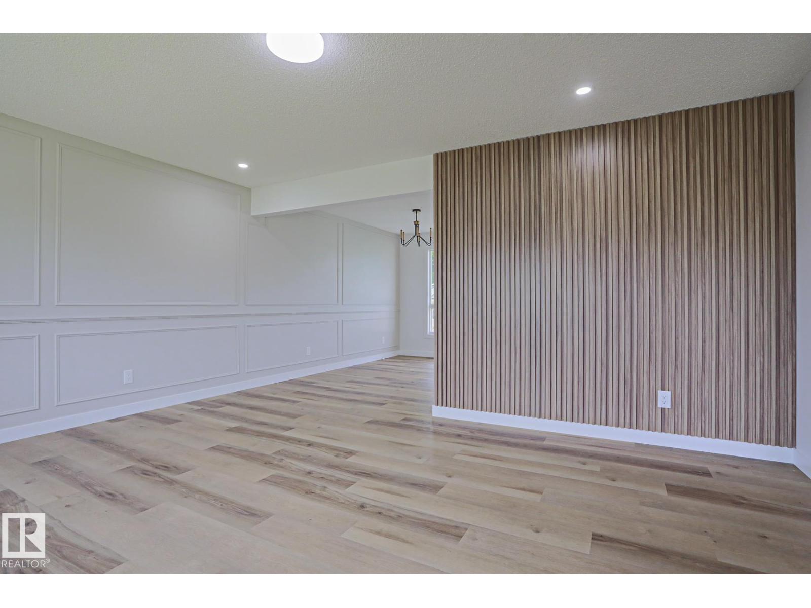 7607 137 AV NW - photo 4