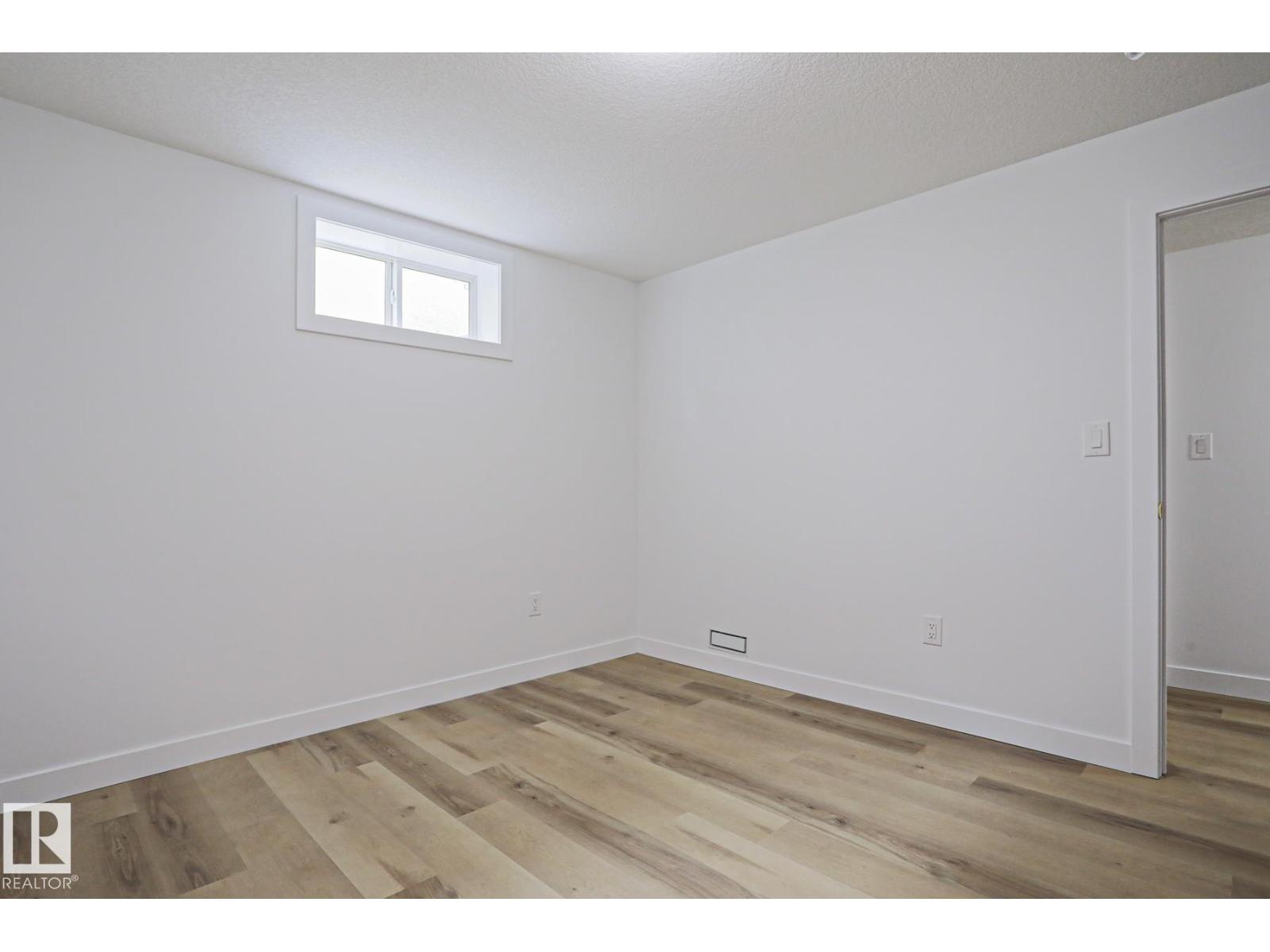 7607 137 AV NW — photo 32