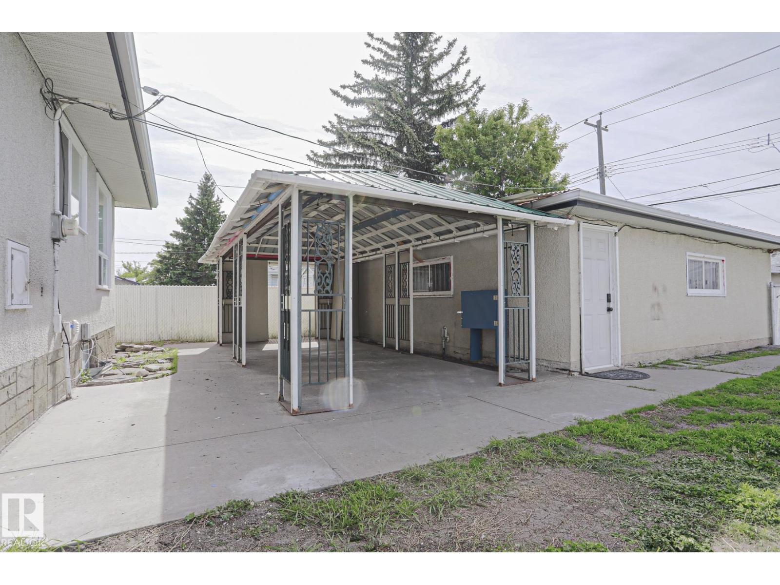 7607 137 AV NW — photo 37